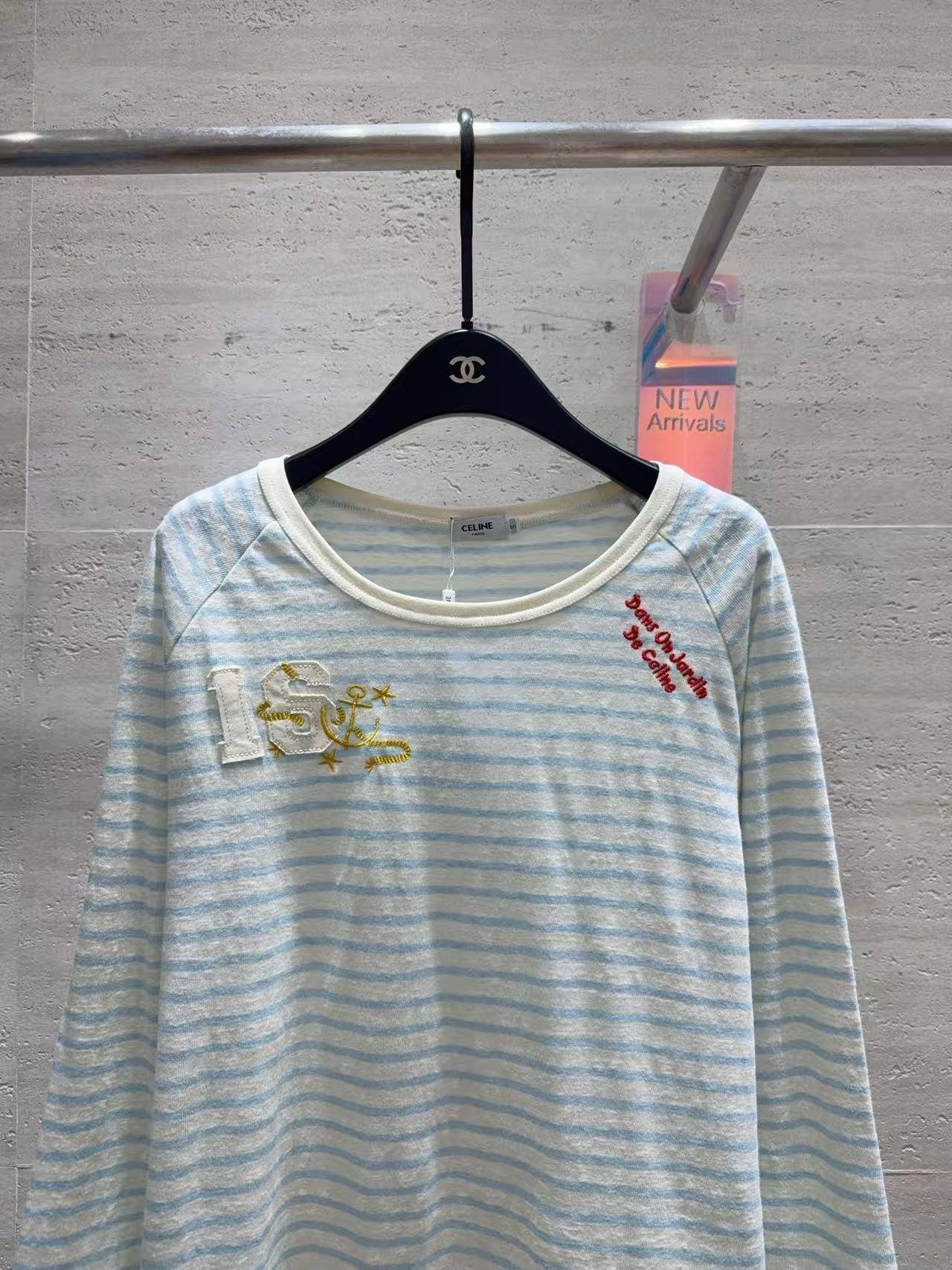CELINE ストライプ ロゴ刺繍 Tシャツ【50％割引+送料無料】