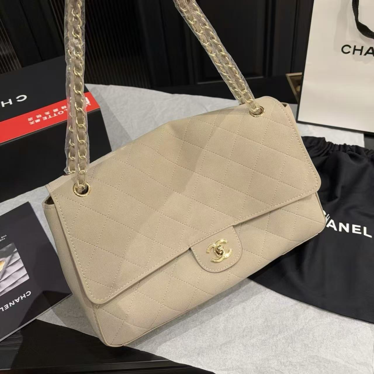 CHANE1 スエードチェーンショルダーバッグ【50％割引+送料無料】