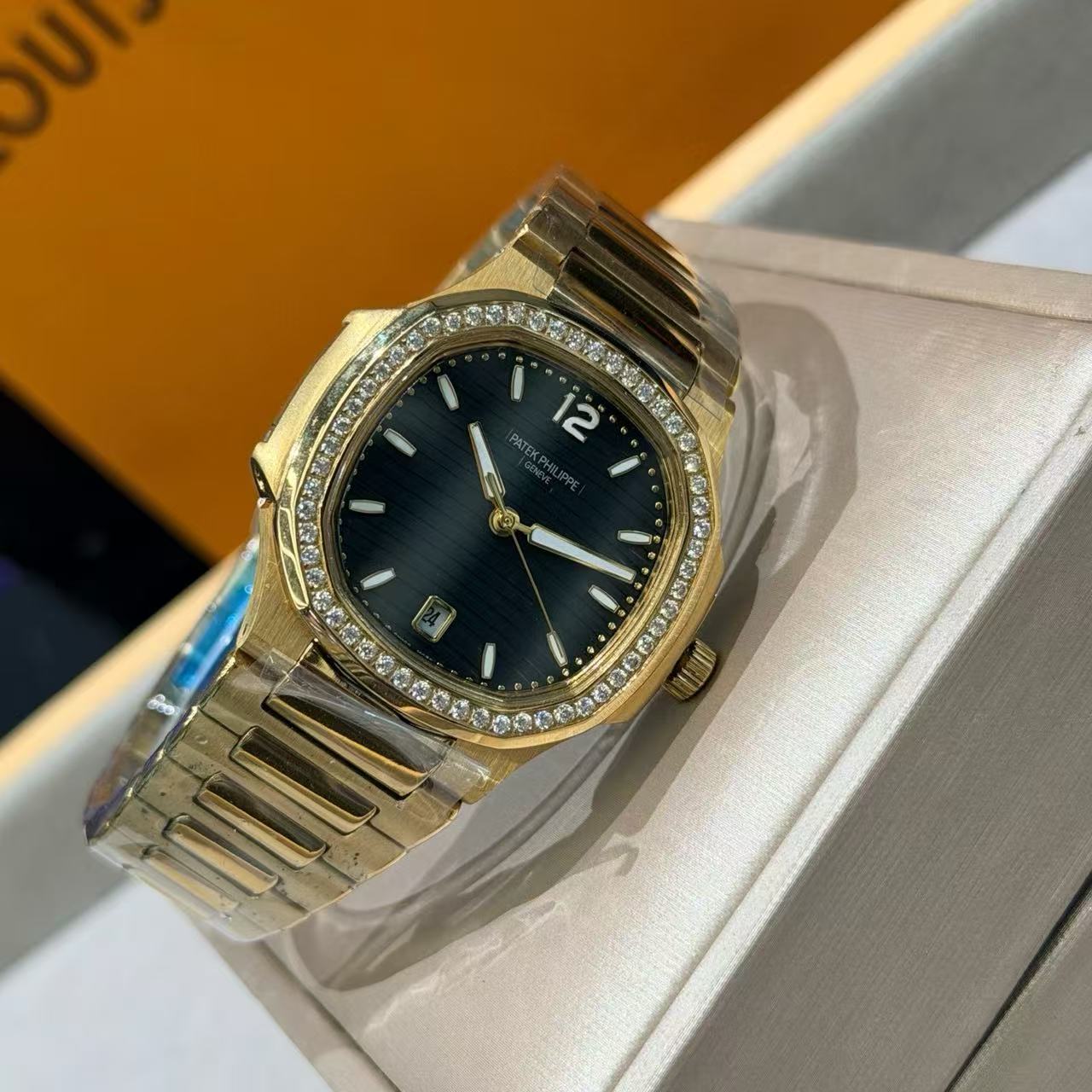 PATEK PH1LIPPEダイヤモンド入りレディースステンレススチールウォッチ【50％割引+送料無料】