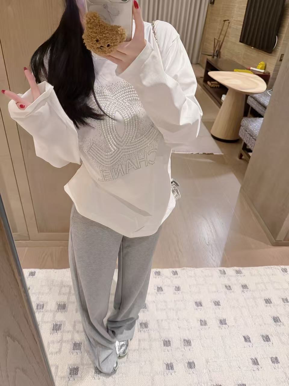 CHANE1 ダブルCビーズ付き長袖Tシャツ【50％割引+送料無料】