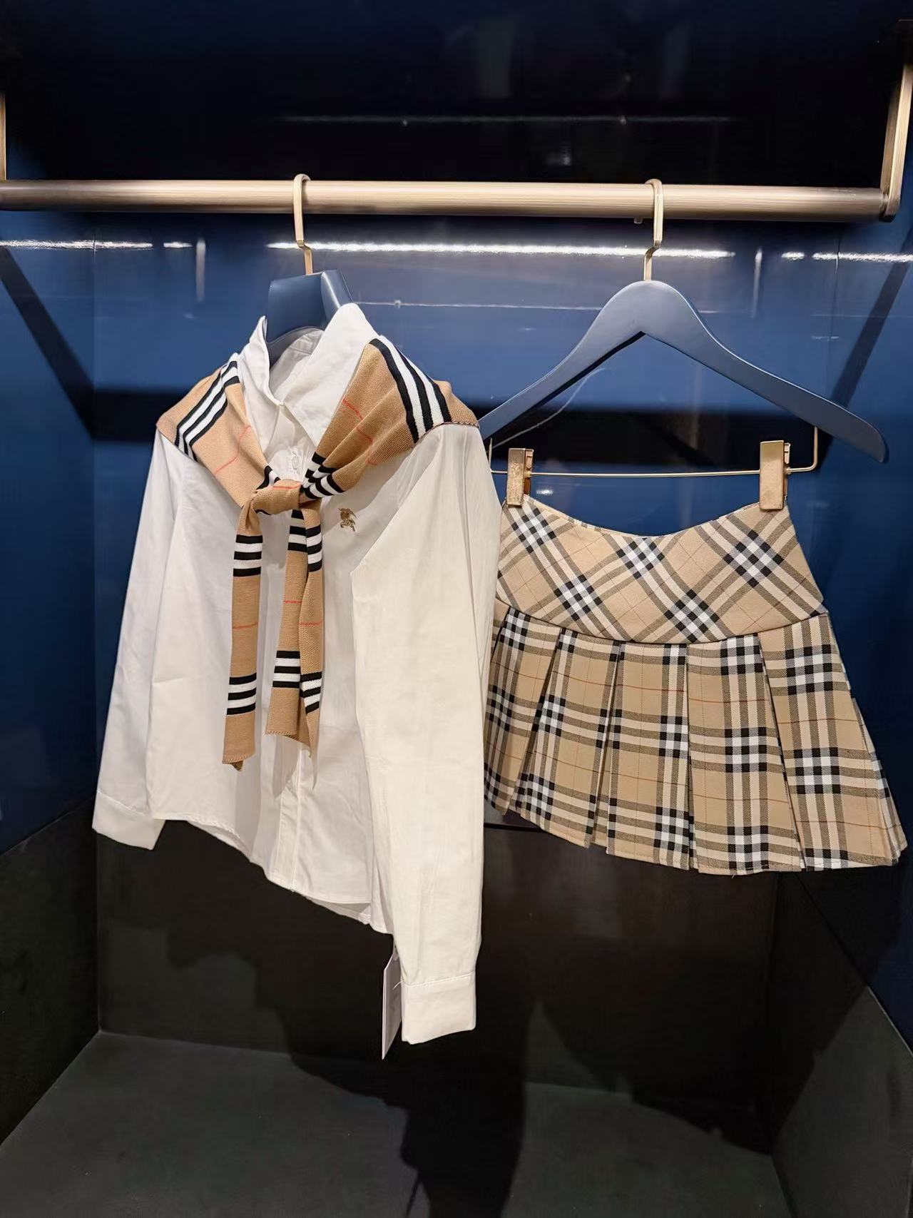 BUR8ERRY チェック柄シャツ＆スカート ツーピースセット【50％割引+送料無料】