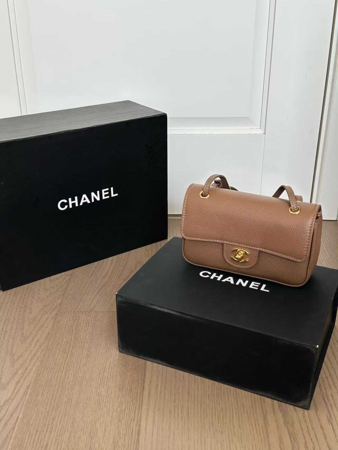 CHANE1 レザーショルダーバッグ【50％割引+送料無料】