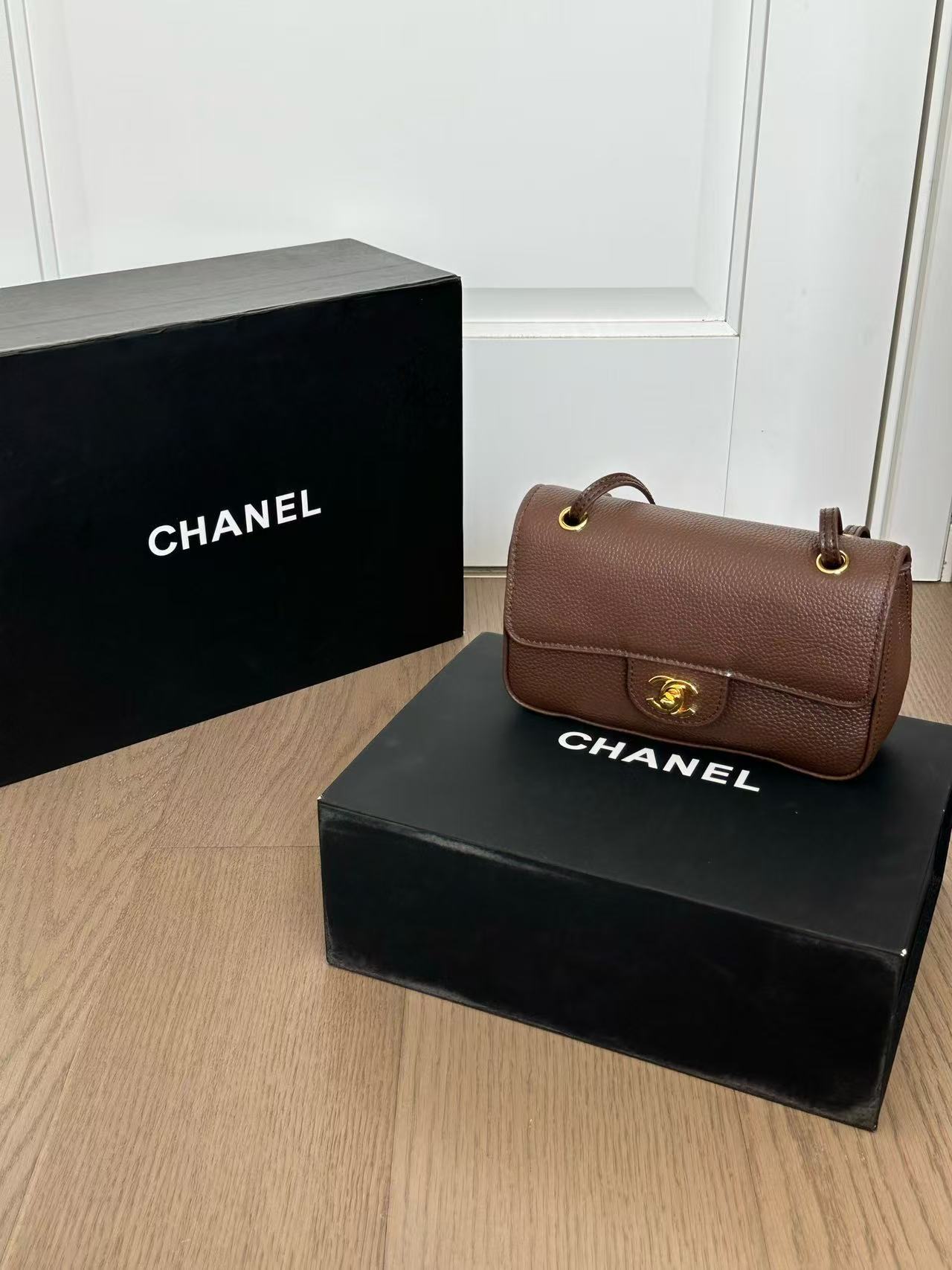 CHANE1 レザーショルダーバッグ【50％割引+送料無料】
