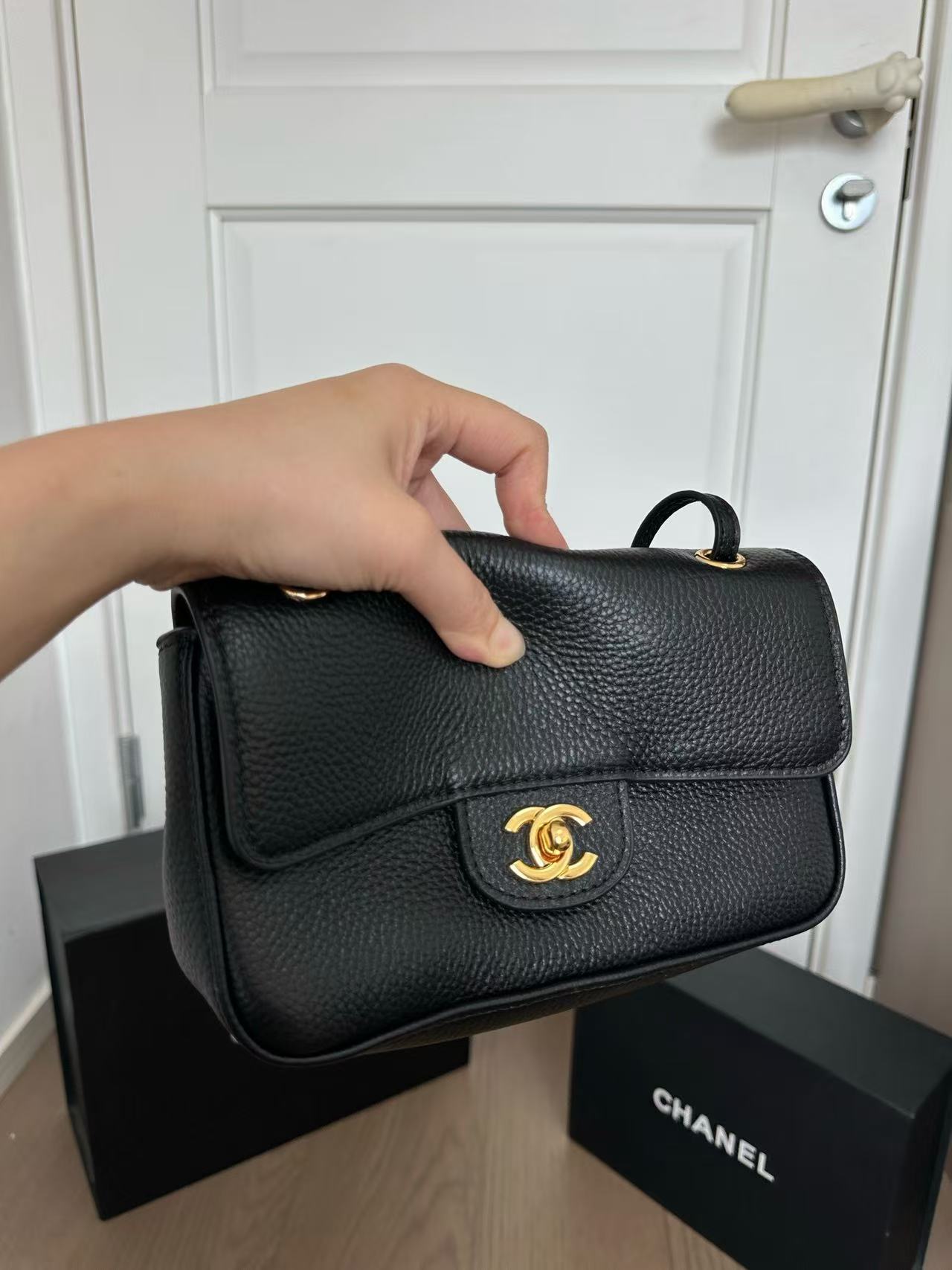 CHANE1 レザーショルダーバッグ【50％割引+送料無料】