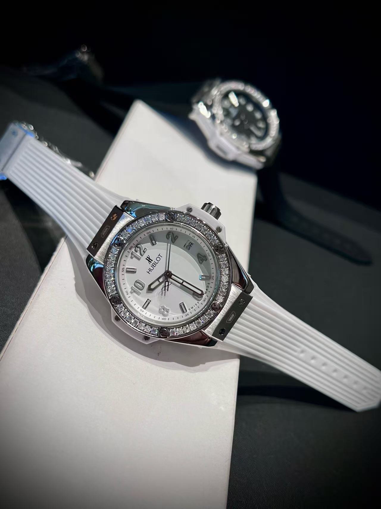 Hublot女性用ダイヤモンド時計【50％割引+送料無料】