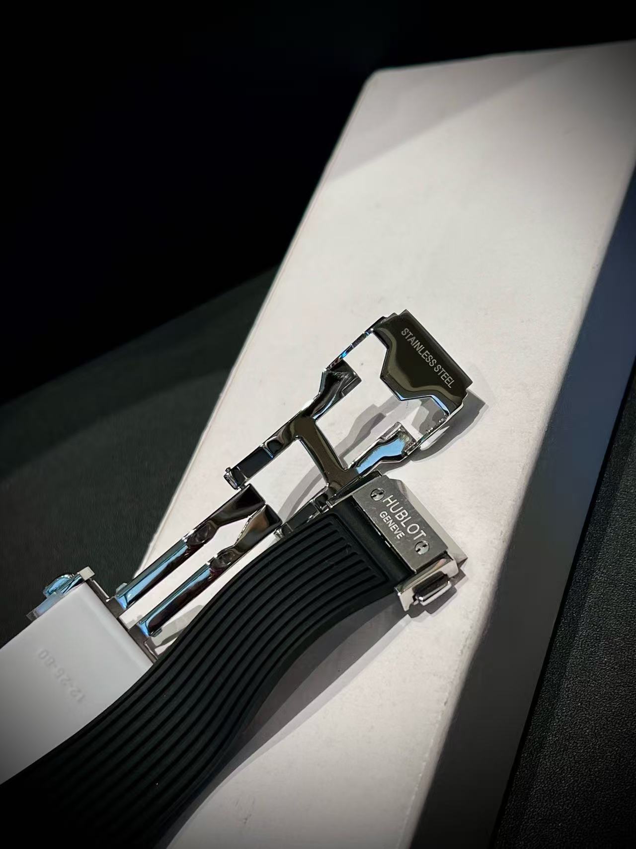 Hublot女性用ダイヤモンド時計【50％割引+送料無料】