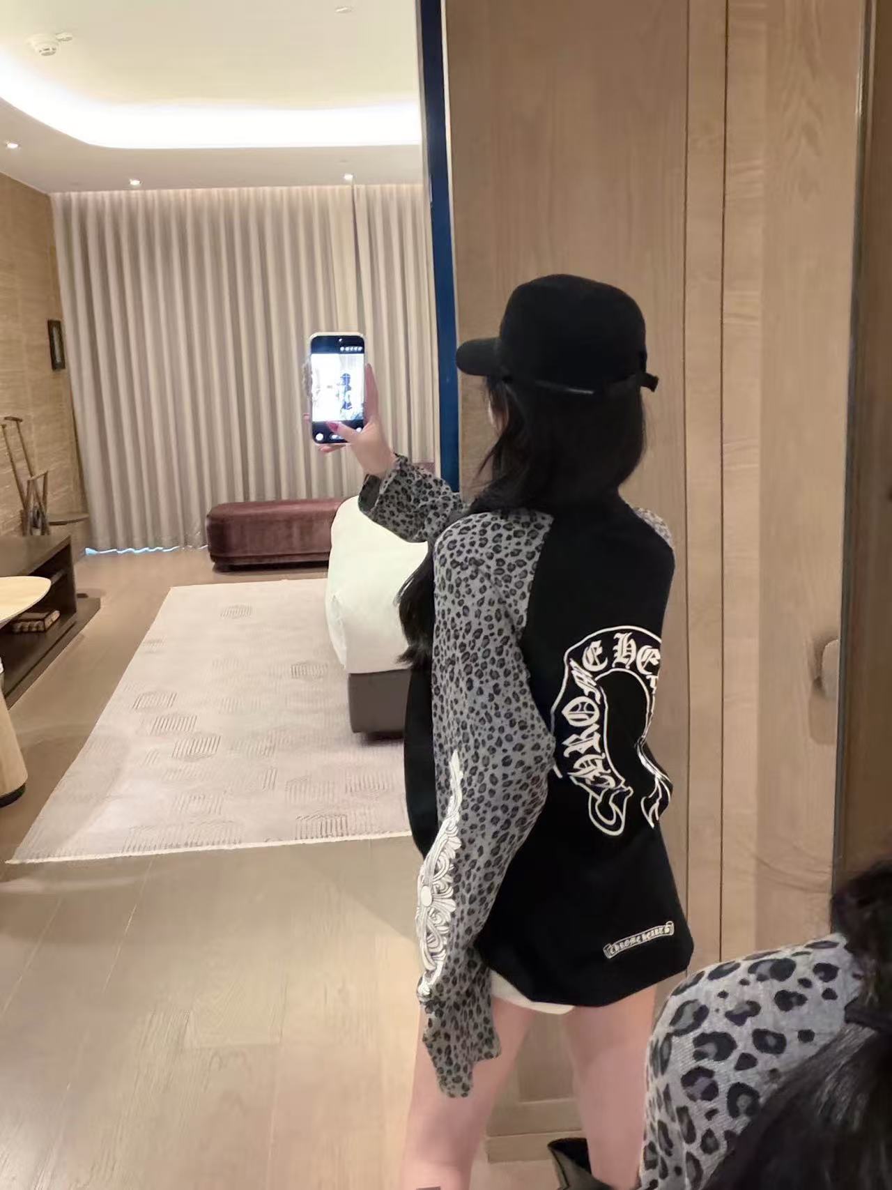 Chr0me Hearts サンスクリット語長袖Tシャツ【50％割引+送料無料】