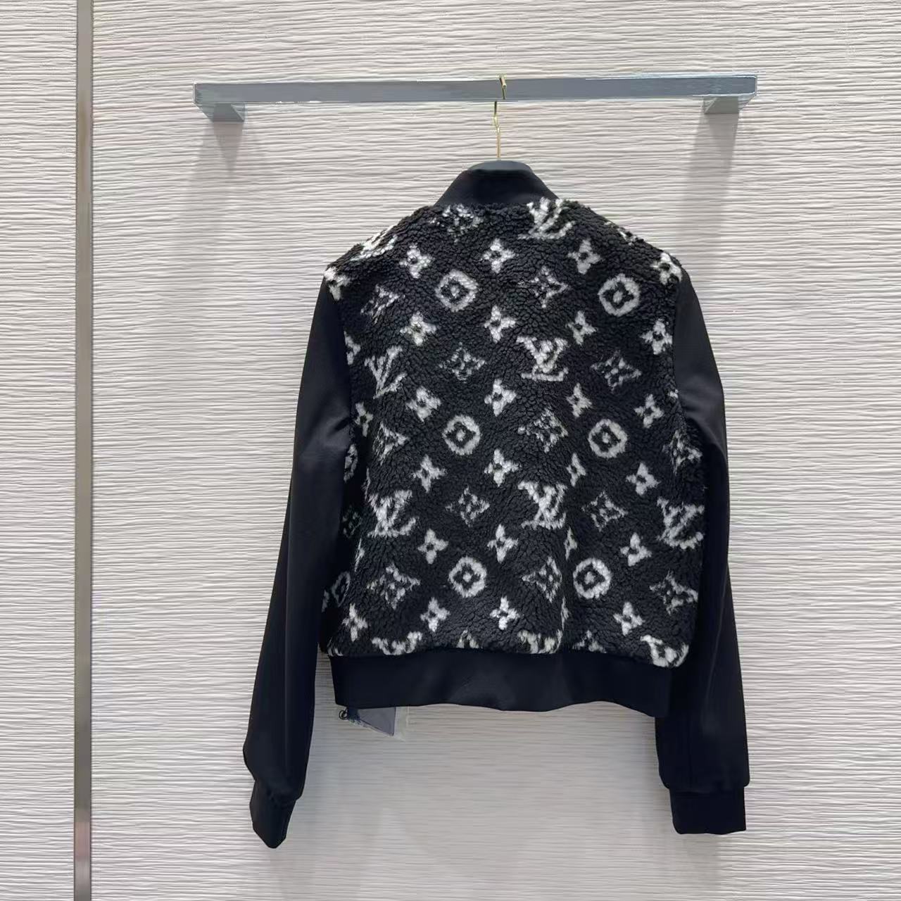 LV シアリング クローバー ジップアップジャケット【50％割引+送料無料】