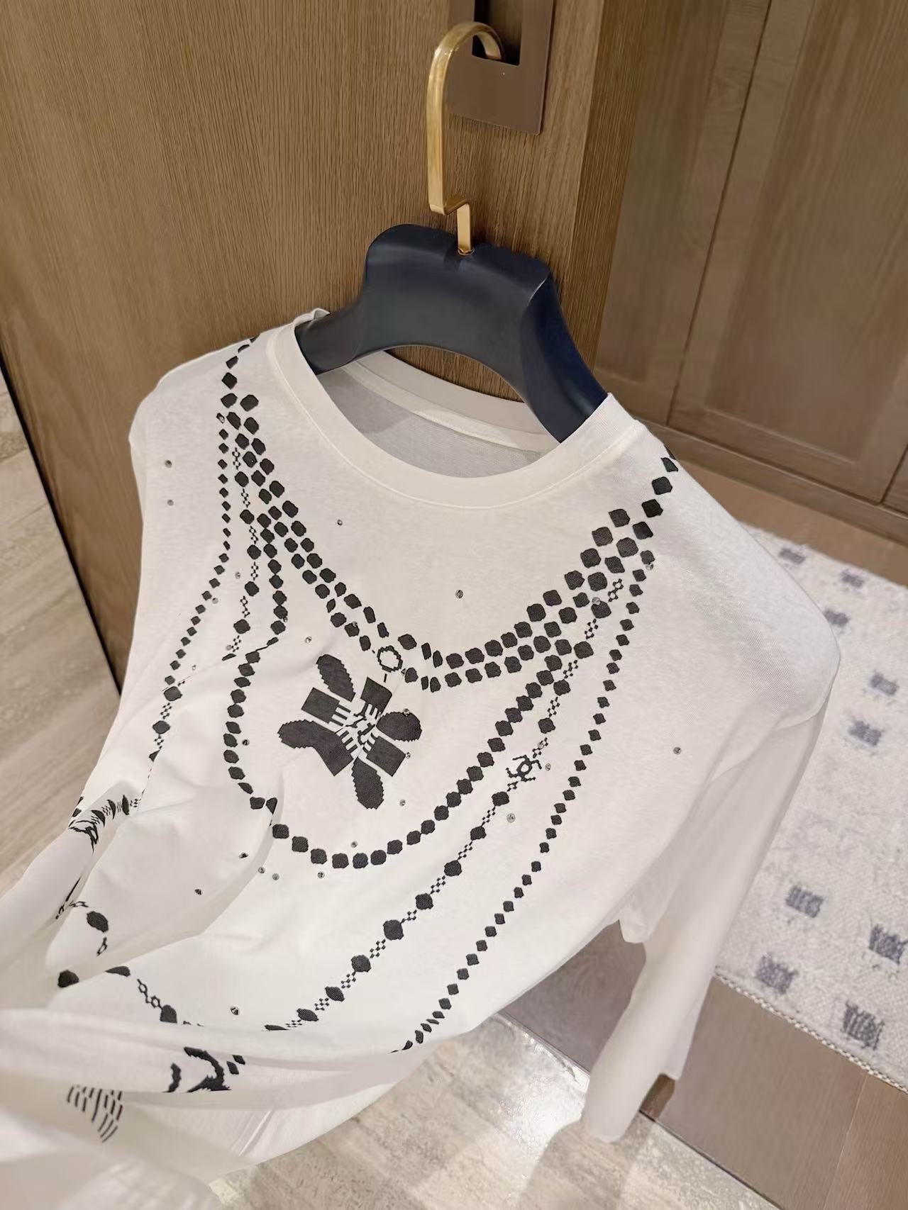 CHANE1 パールネックレス 長袖Tシャツ【50％割引+送料無料】