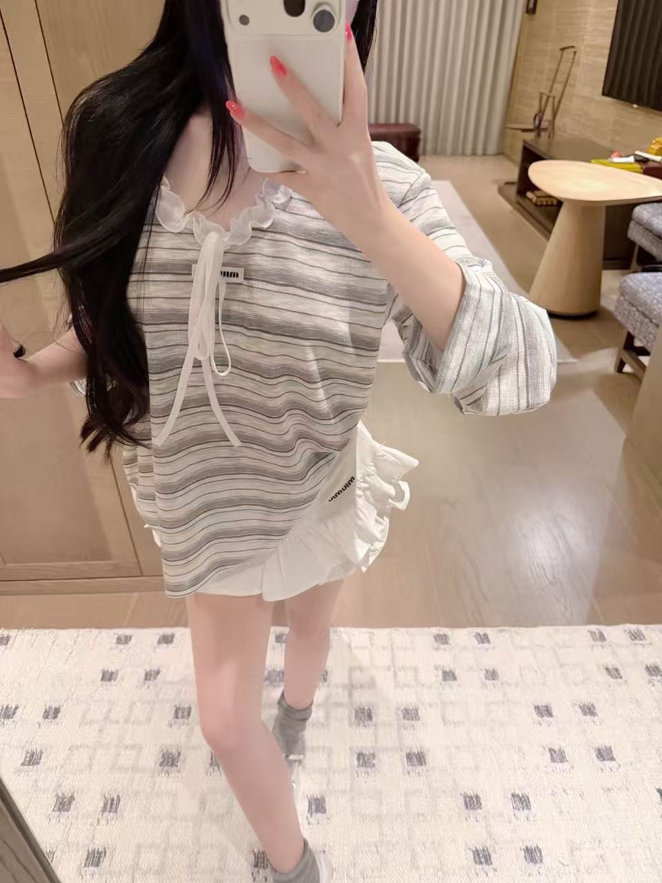 M1UM1U レーストリム付き長袖Tシャツ【50％割引+送料無料】