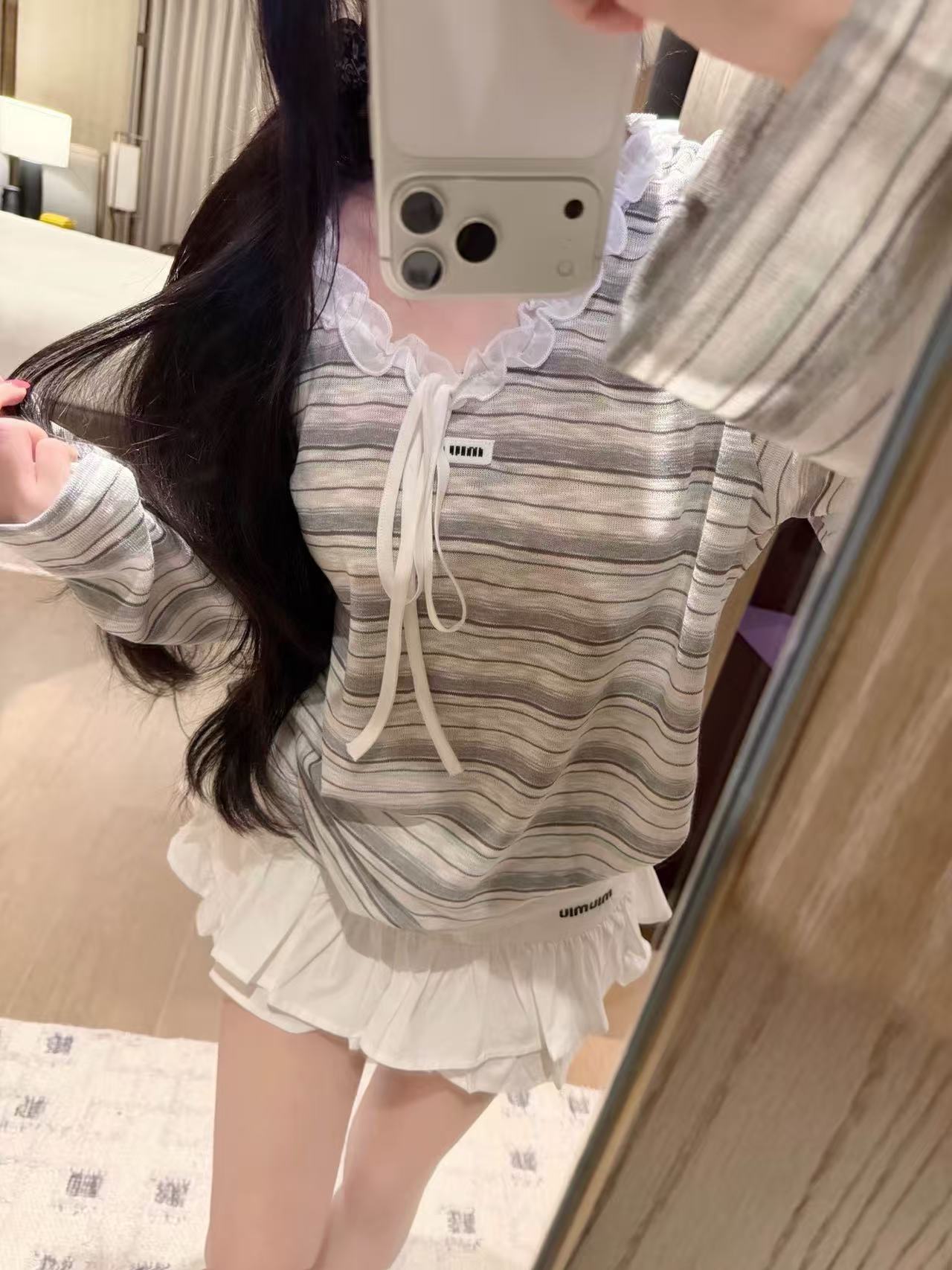 M1UM1U レーストリム付き長袖Tシャツ【50％割引+送料無料】