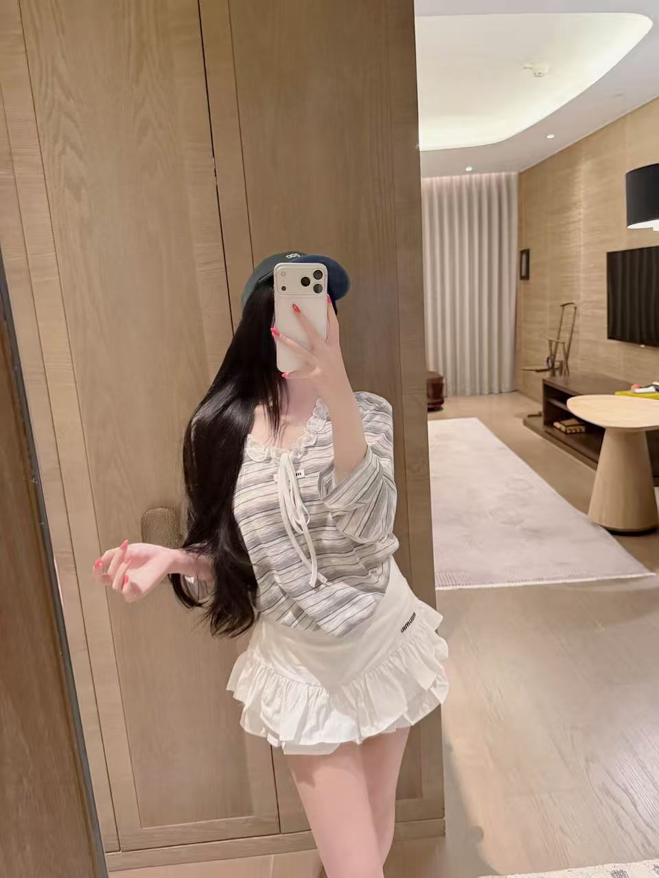 M1UM1U レーストリム付き長袖Tシャツ【50％割引+送料無料】