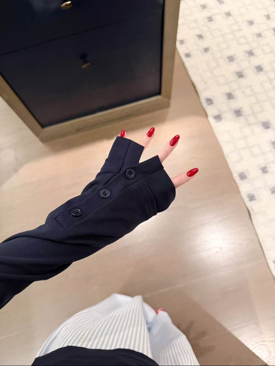 CHANE 1 VネックポケットTシャツ【50％割引+送料無料】