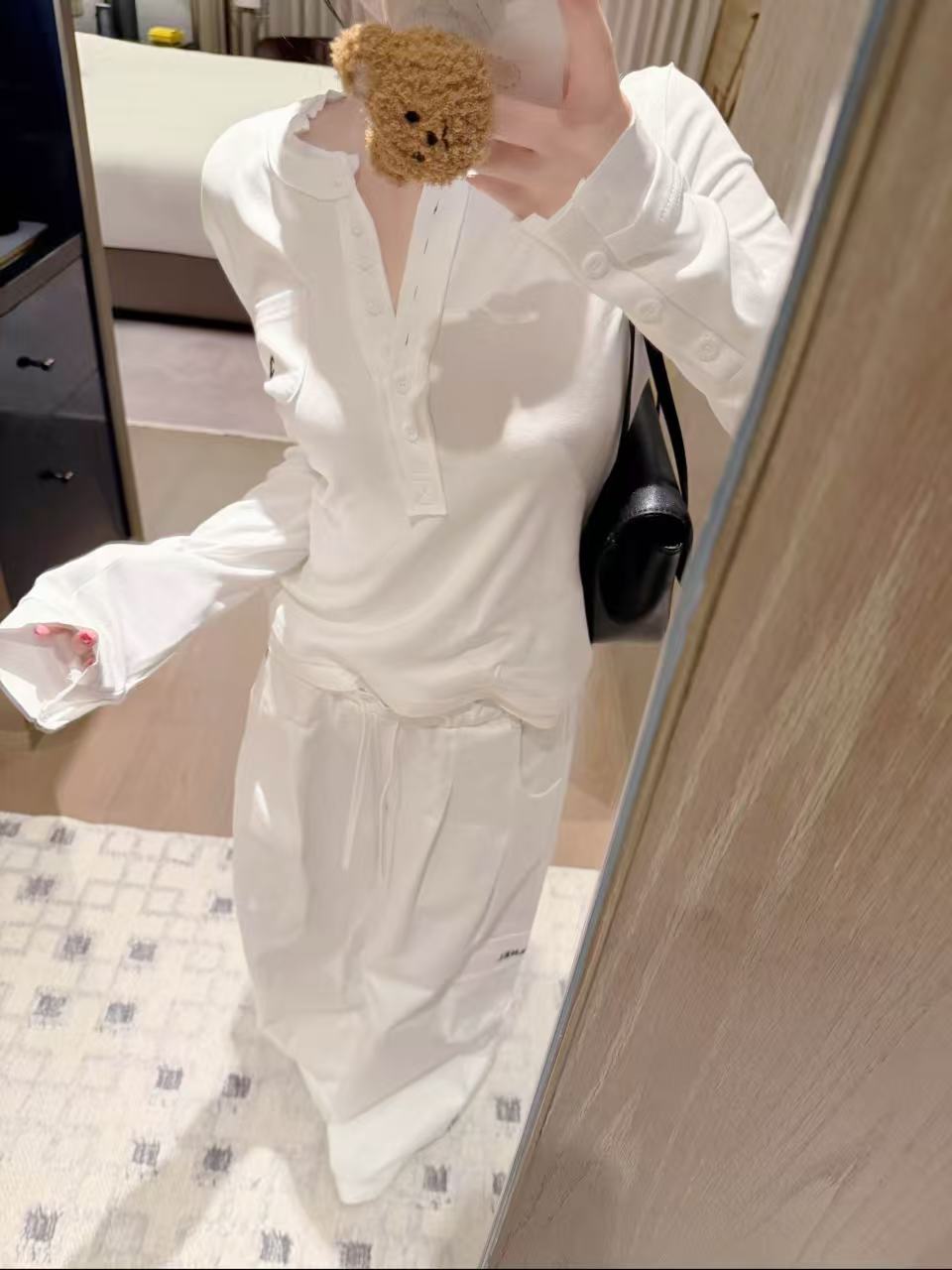 CHANE 1 VネックポケットTシャツ【50％割引+送料無料】