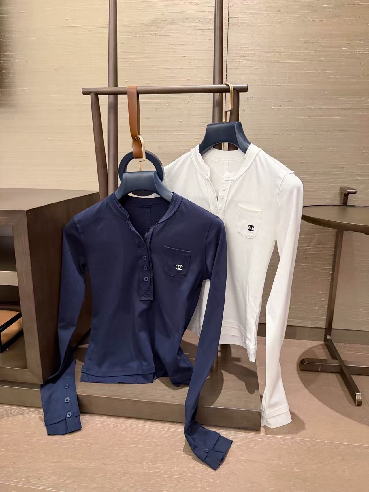 CHANE 1 VネックポケットTシャツ【50％割引+送料無料】