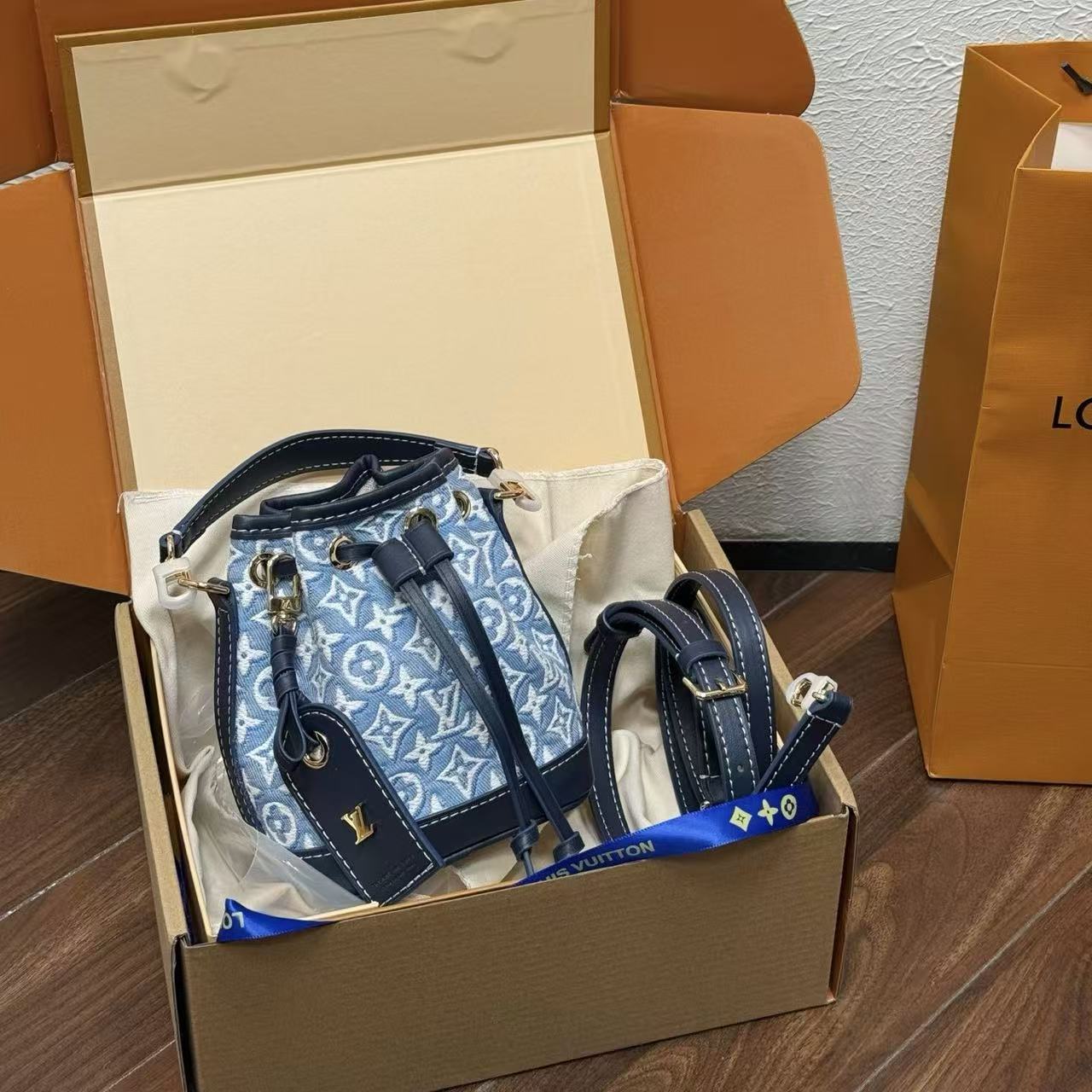 LV モノグラム・デニム バケットバッグ【50％割引+送料無料】