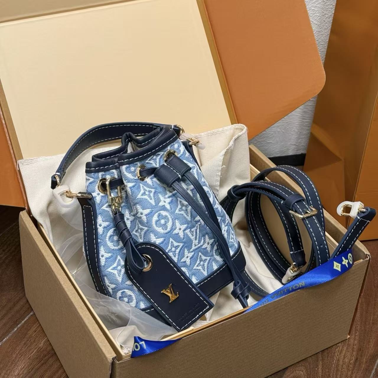 LV モノグラム・デニム バケットバッグ【50％割引+送料無料】