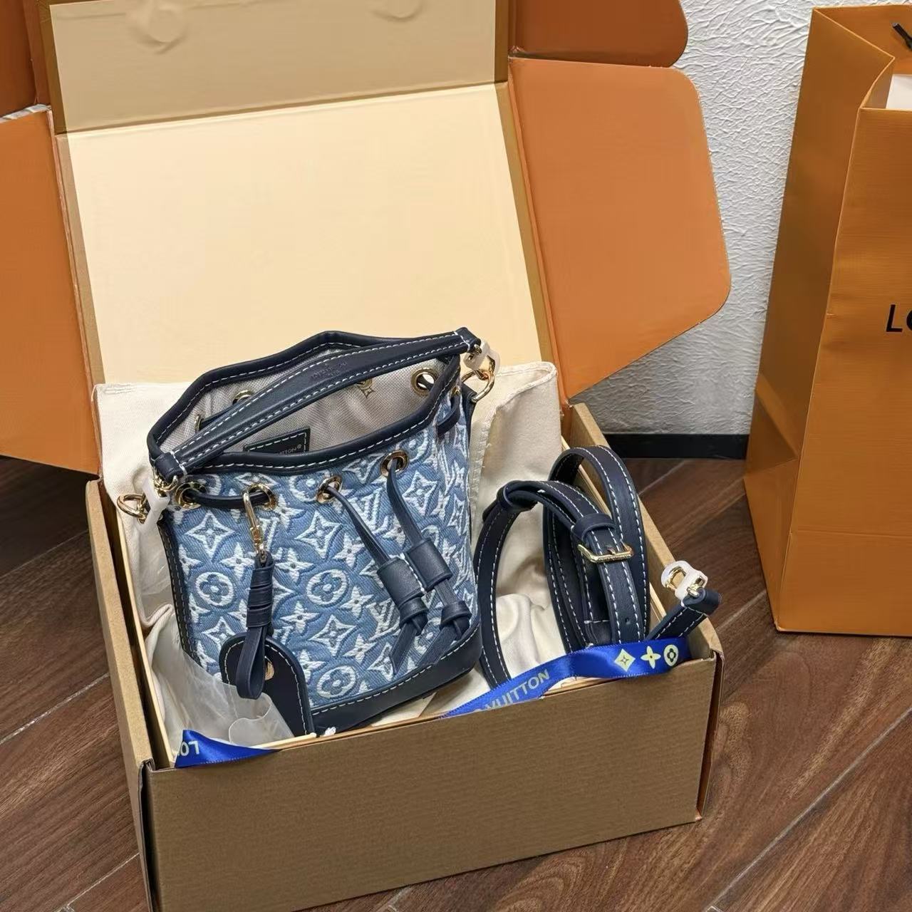 LV モノグラム・デニム バケットバッグ【50％割引+送料無料】