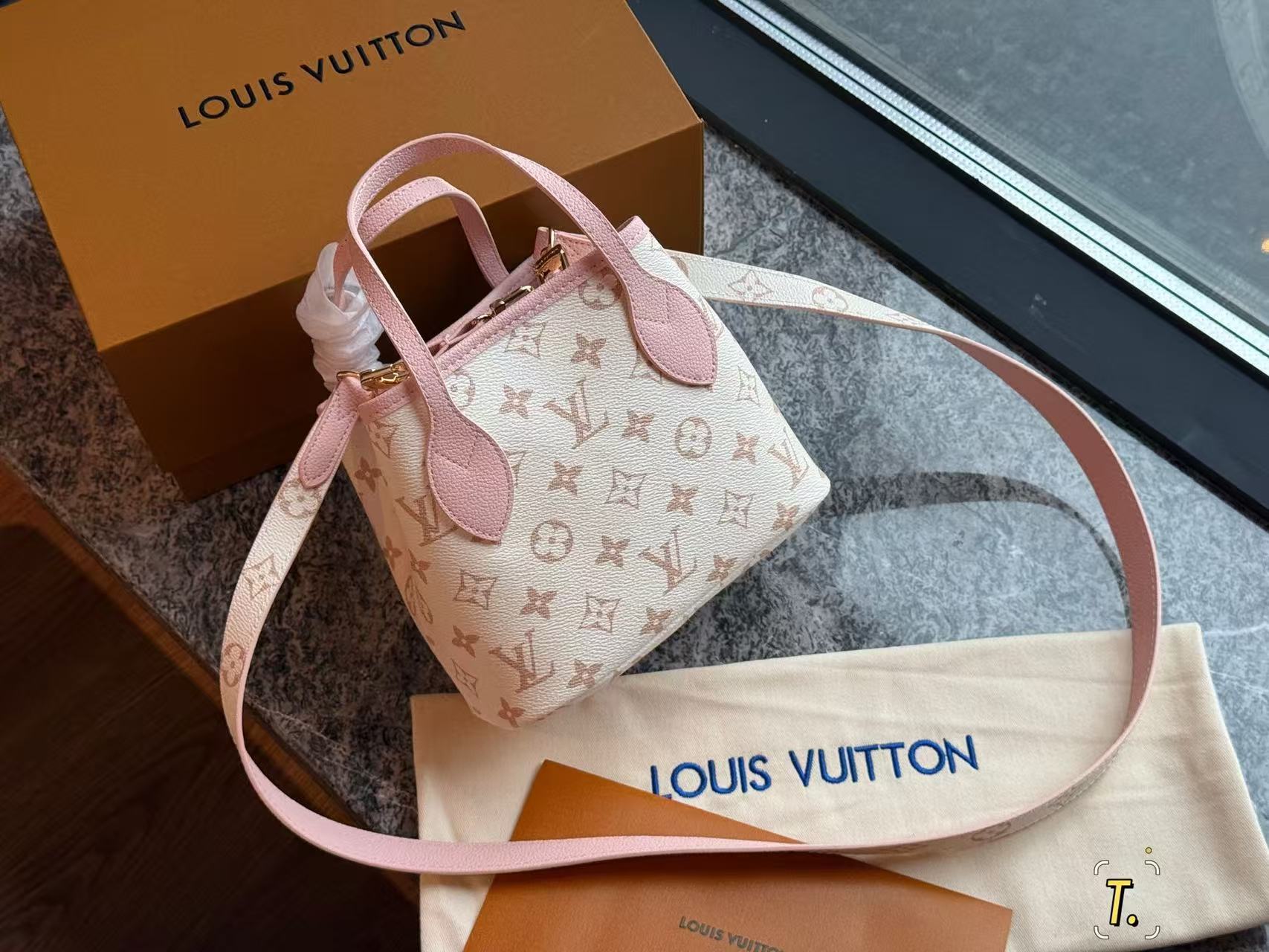 LV Neverfull BBハンドバッグ 【50％割引+送料無料】