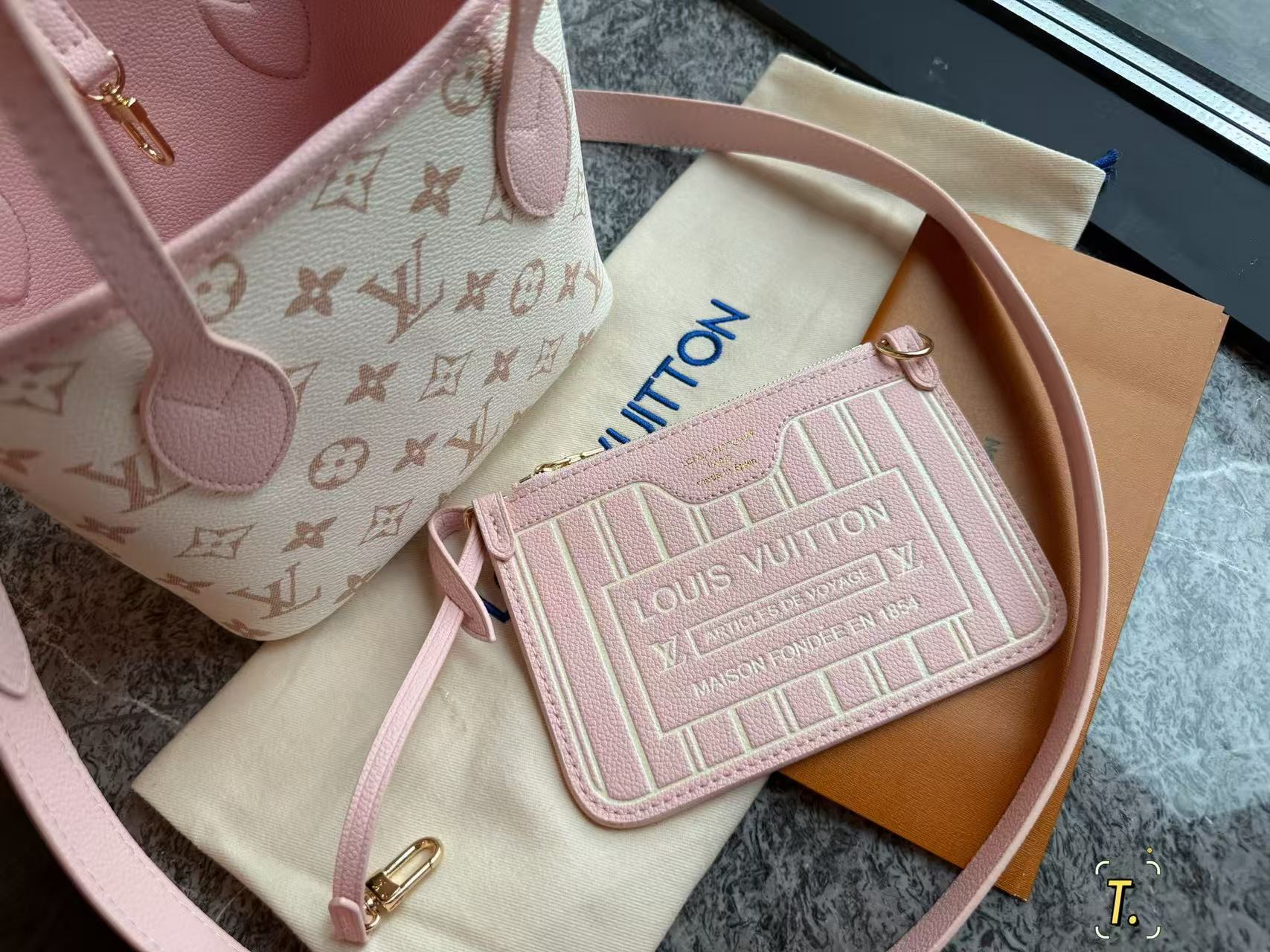LV Neverfull BBハンドバッグ 【50％割引+送料無料】