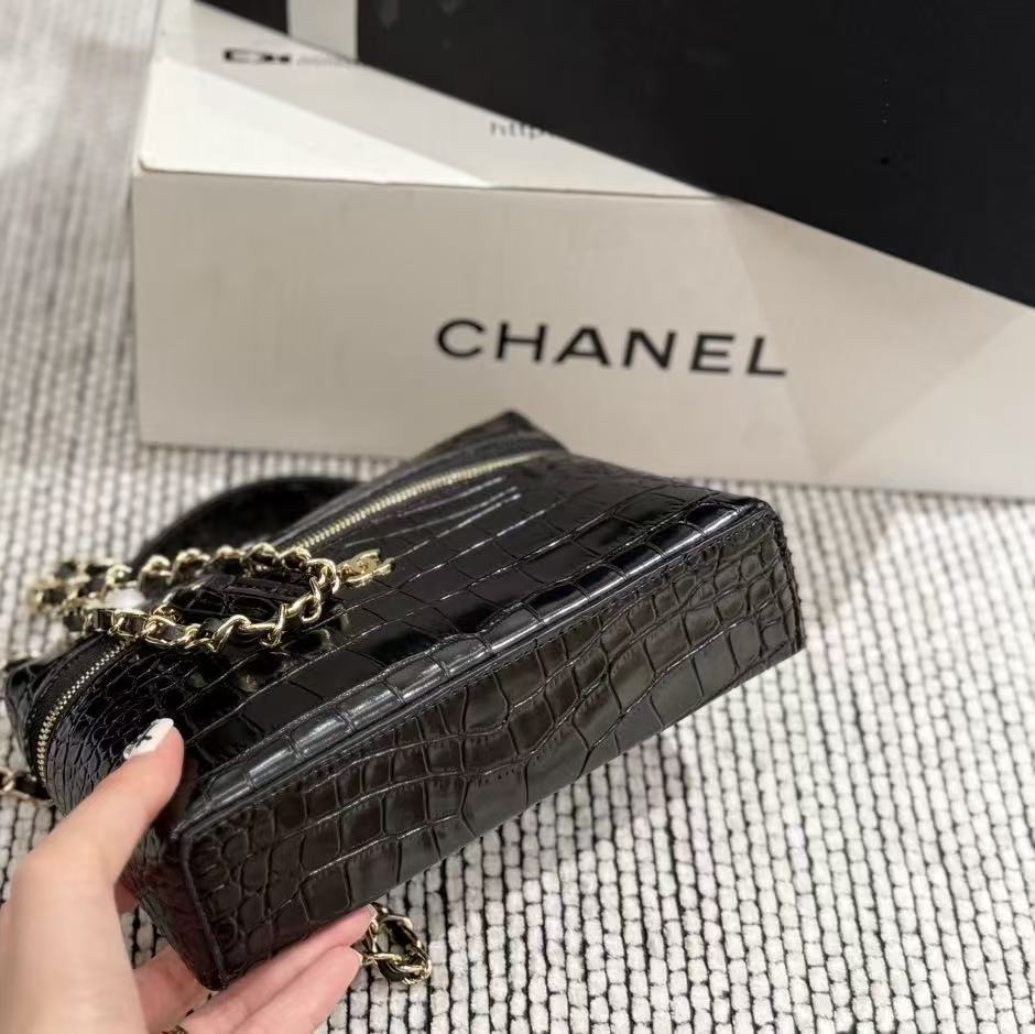 CHANE1 クロコダイル柄チェーンバッグ【50％割引+送料無料】