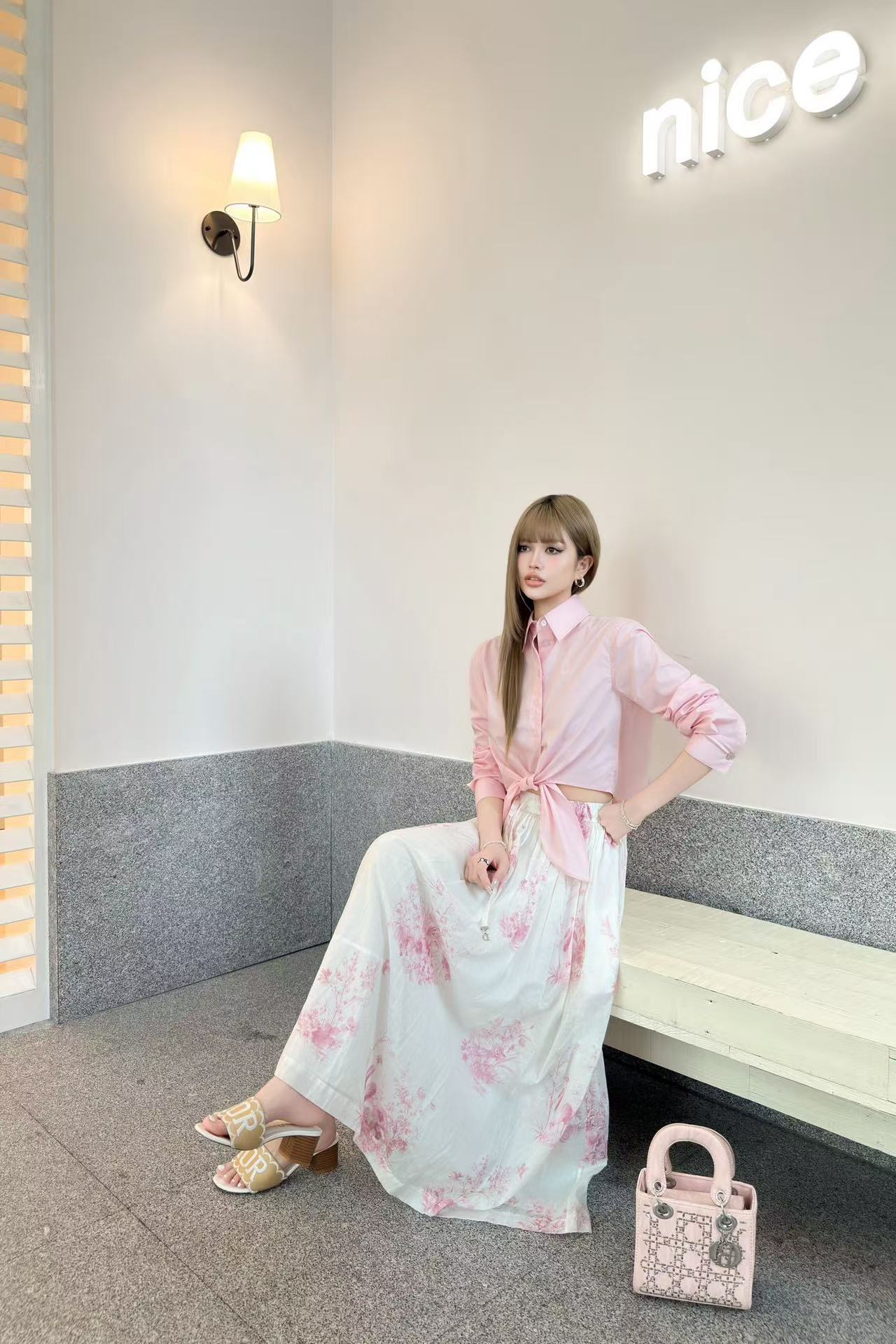 DI0R刺繍入りレターシャツ【50％割引+送料無料】