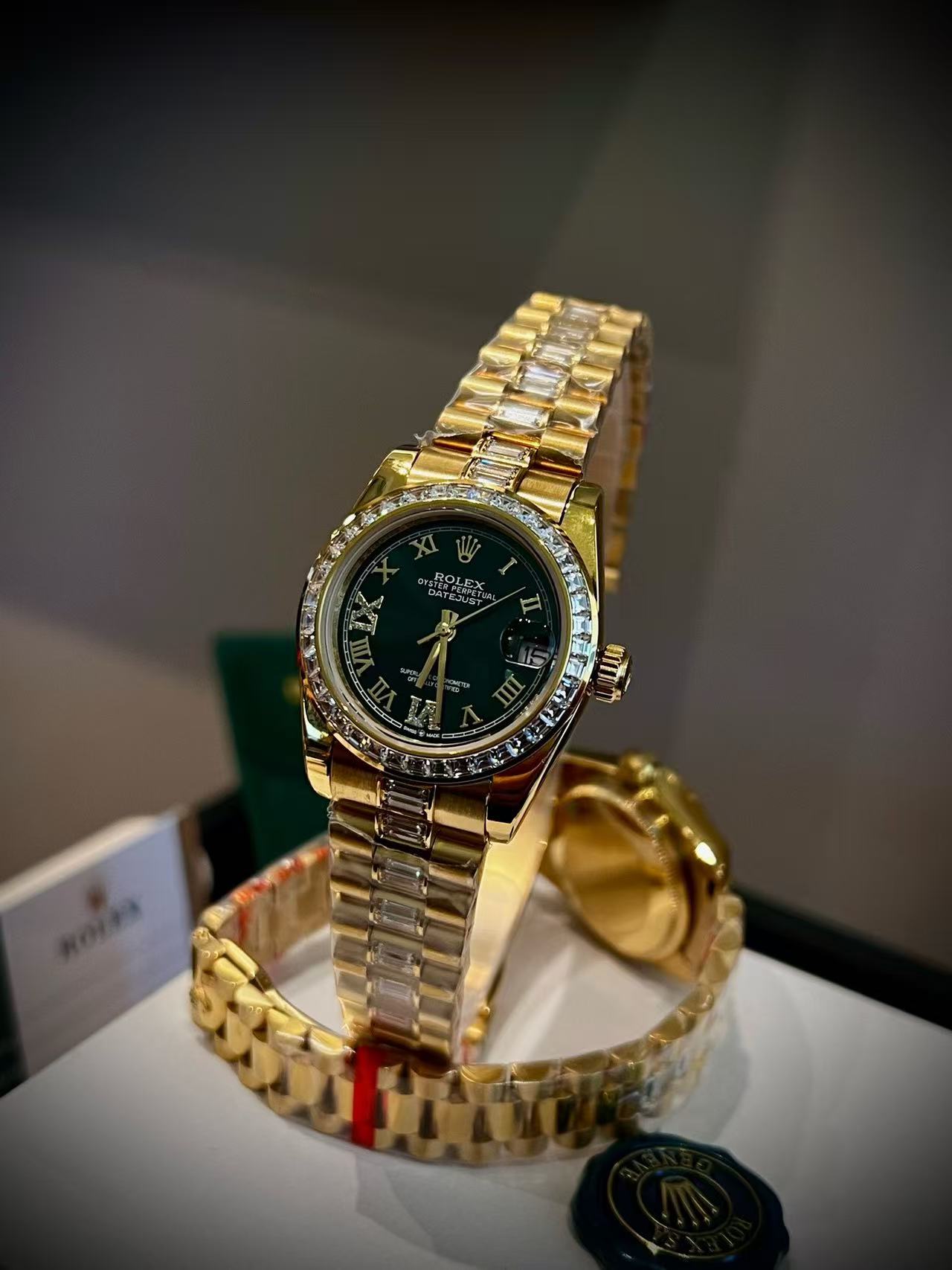 ROLEXダイヤモンドがちりばめられたスチール製のレディース腕時計【50％割引+送料無料】