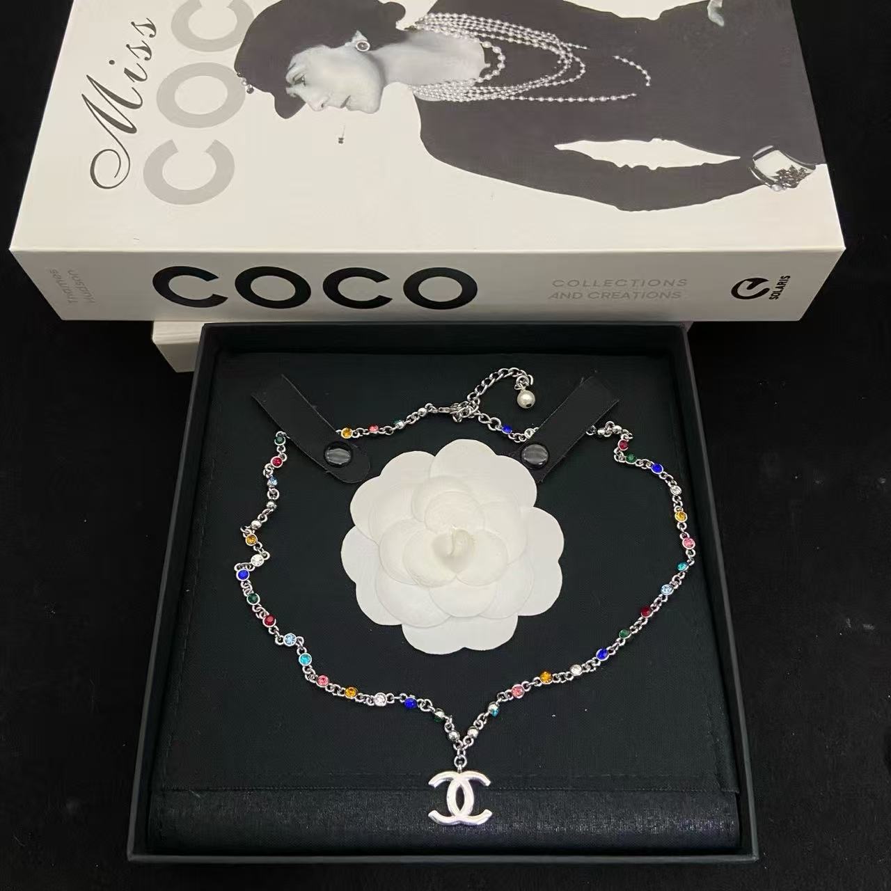 CHANE1 カラーダイヤモンド ダブルCネックレス【50％割引+送料無料】