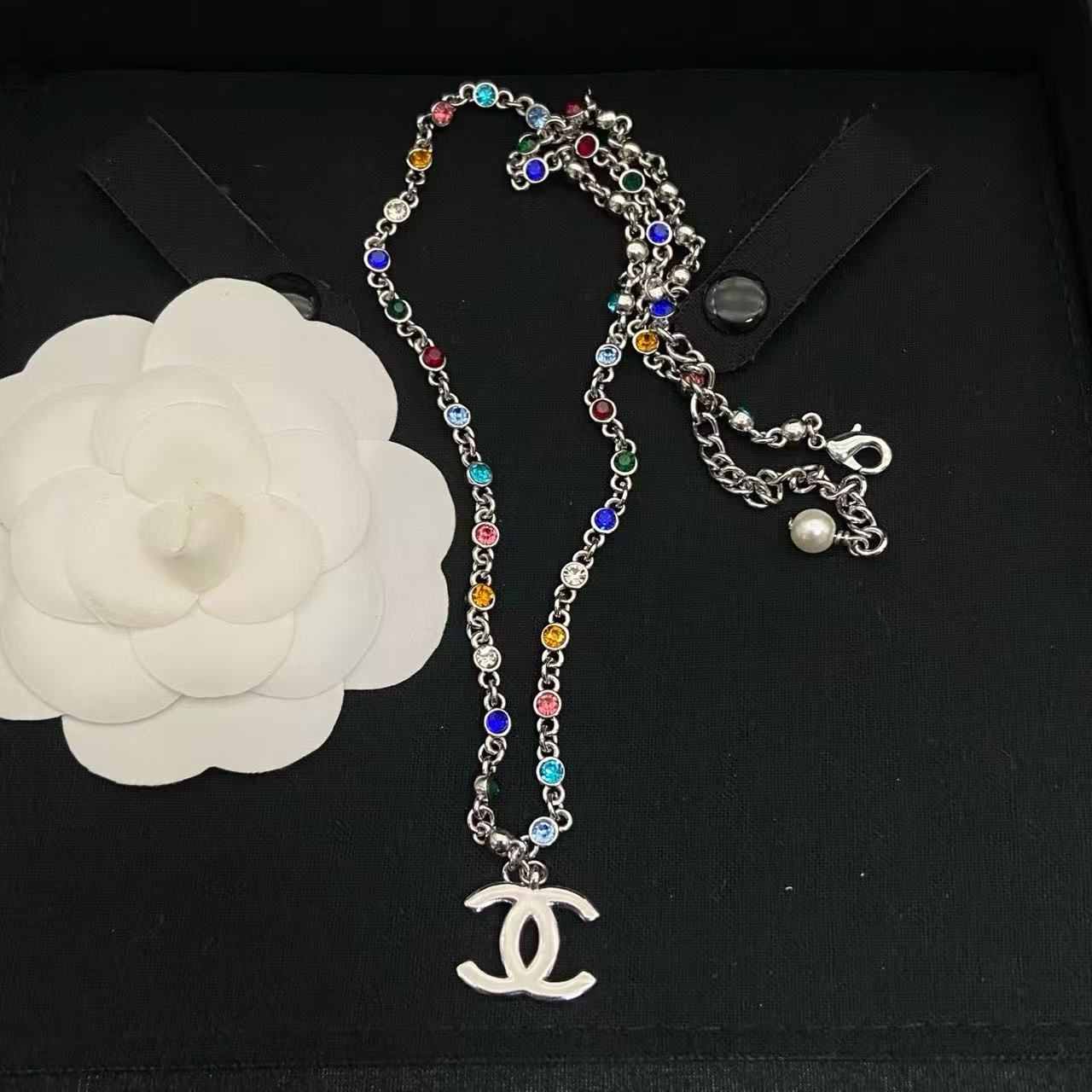 CHANE1 カラーダイヤモンド ダブルCネックレス【50％割引+送料無料】