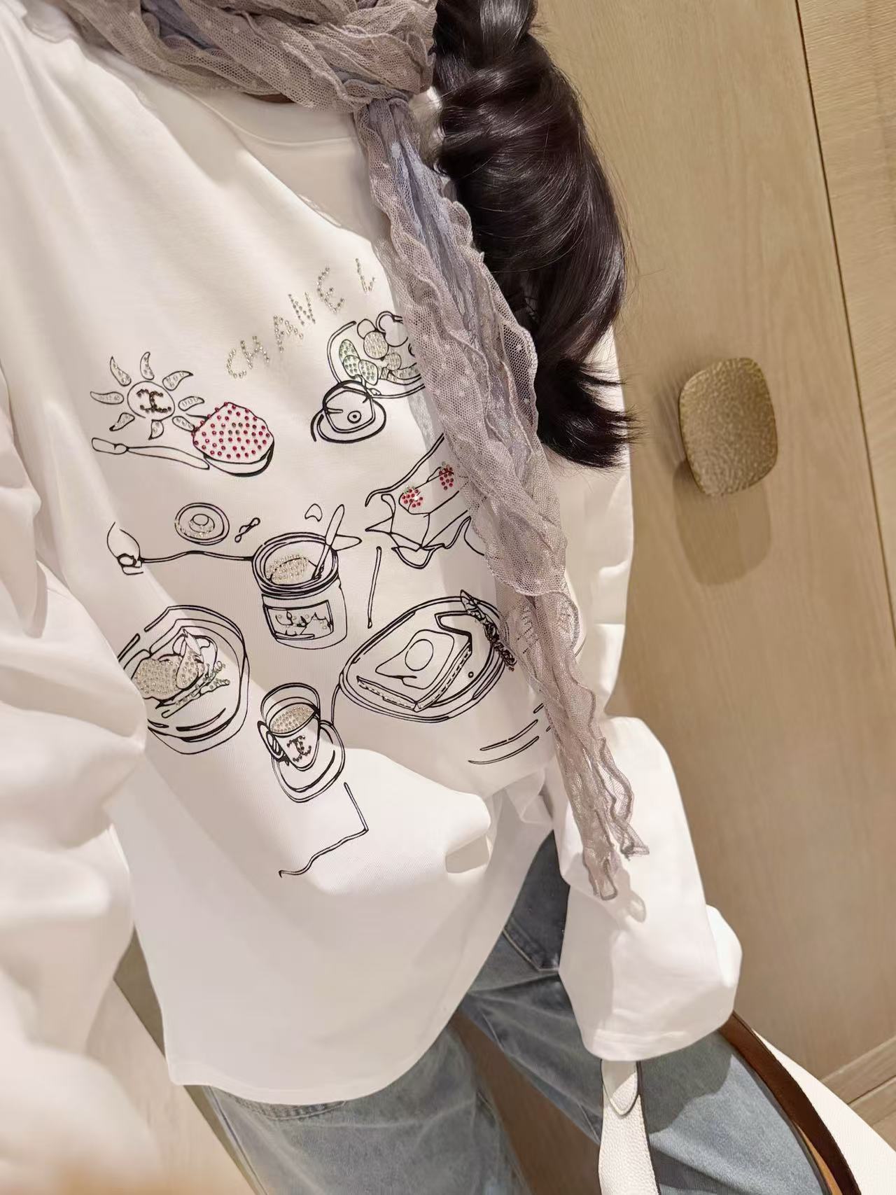 CHANE1 ラインストーン付き長袖Tシャツ【50％割引+送料無料】