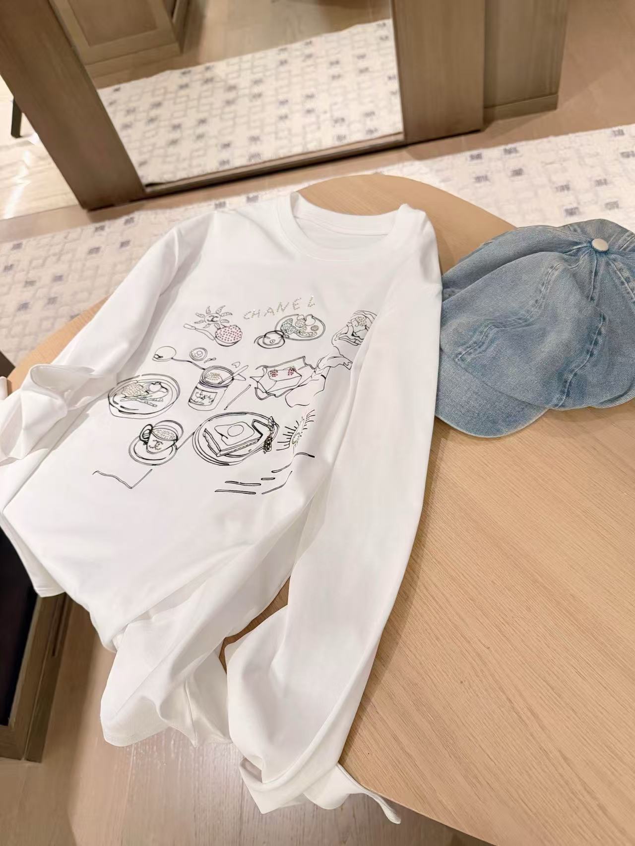 CHANE1 ラインストーン付き長袖Tシャツ【50％割引+送料無料】