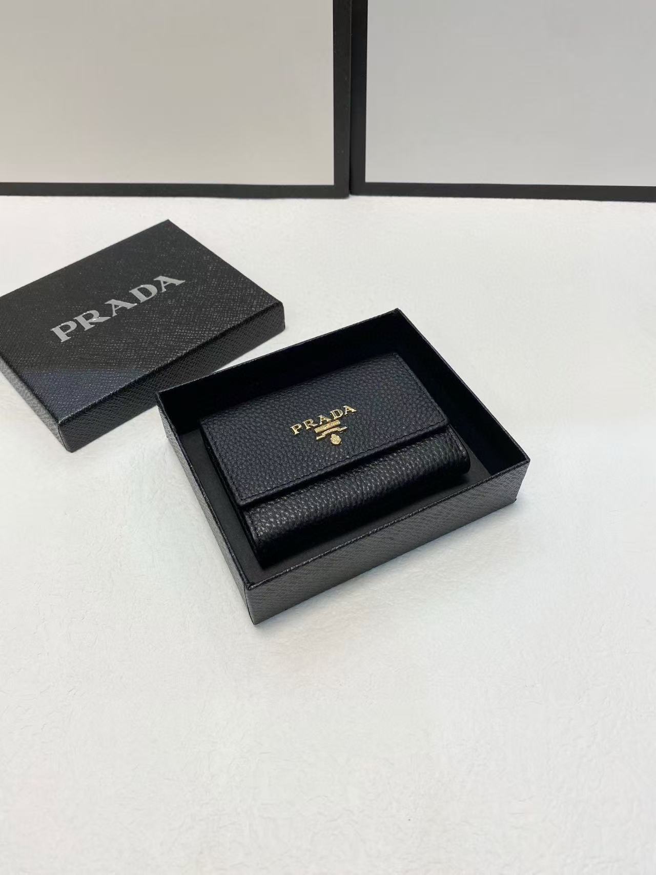 PR4DA レザー 折りたたみ式カードホルダー【50％割引+送料無料】