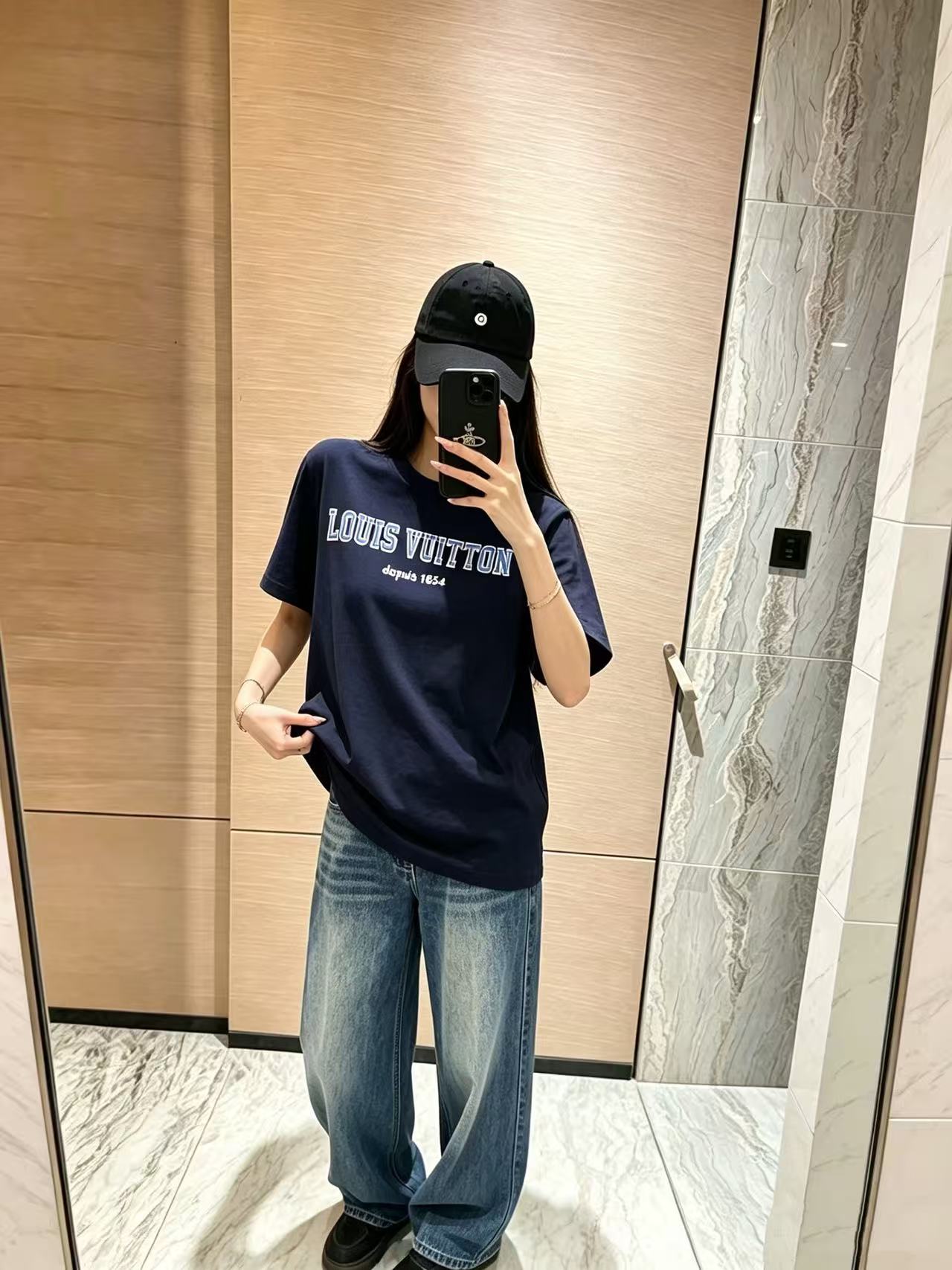 LVロゴ入り半袖Tシャツ【50％割引+送料無料】