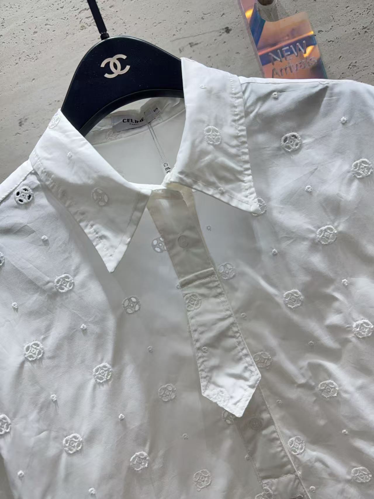 LV カットアウト刺繍 ルーズフィットシャツ【50％割引+送料無料】