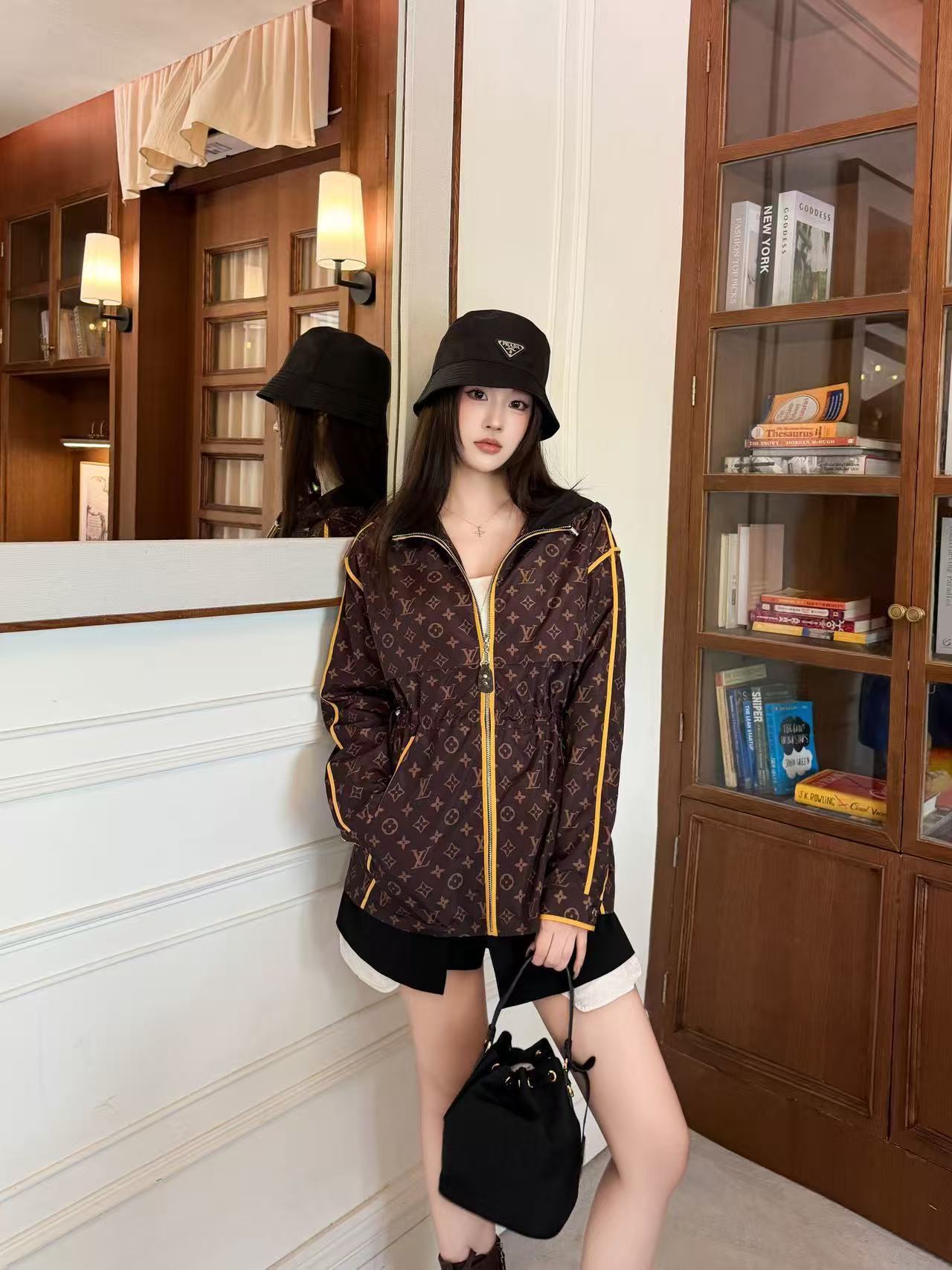 LV モノグラム フーデッド ジップアップジャケット【50％割引+送料無料】
