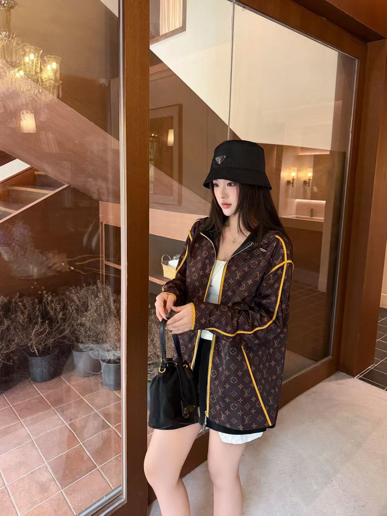 LV モノグラム フーデッド ジップアップジャケット【50％割引+送料無料】