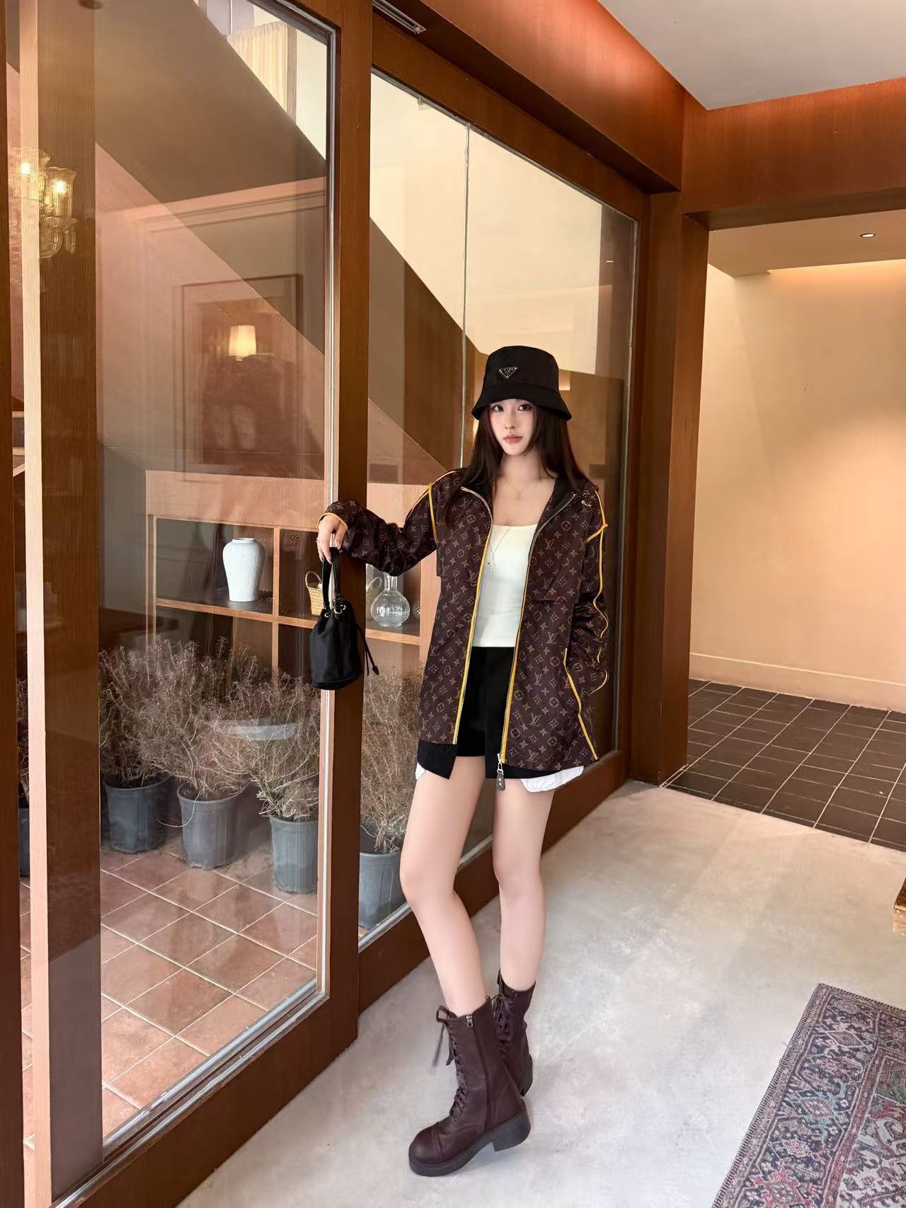 LV モノグラム フーデッド ジップアップジャケット【50％割引+送料無料】