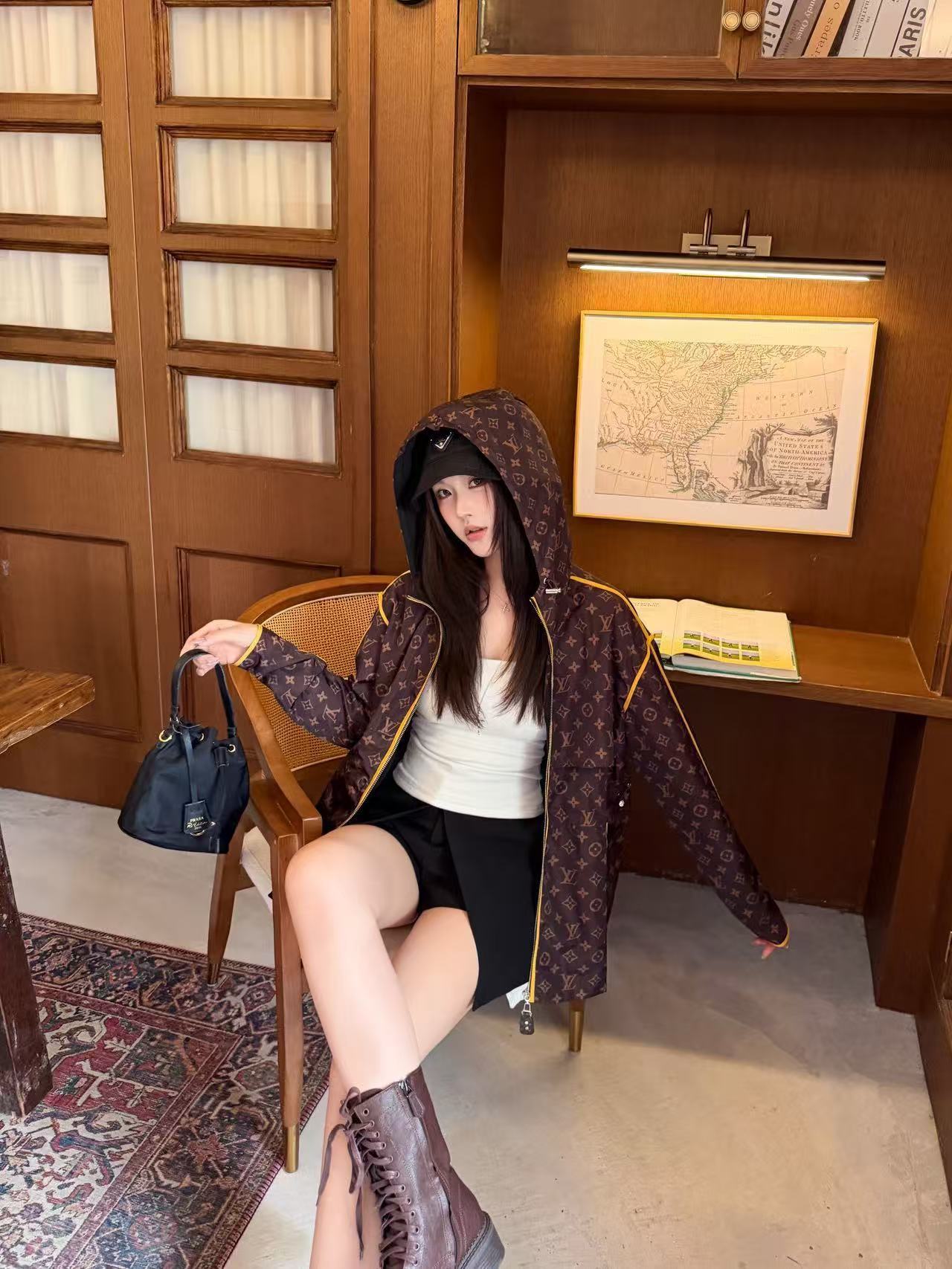 LV モノグラム フーデッド ジップアップジャケット【50％割引+送料無料】