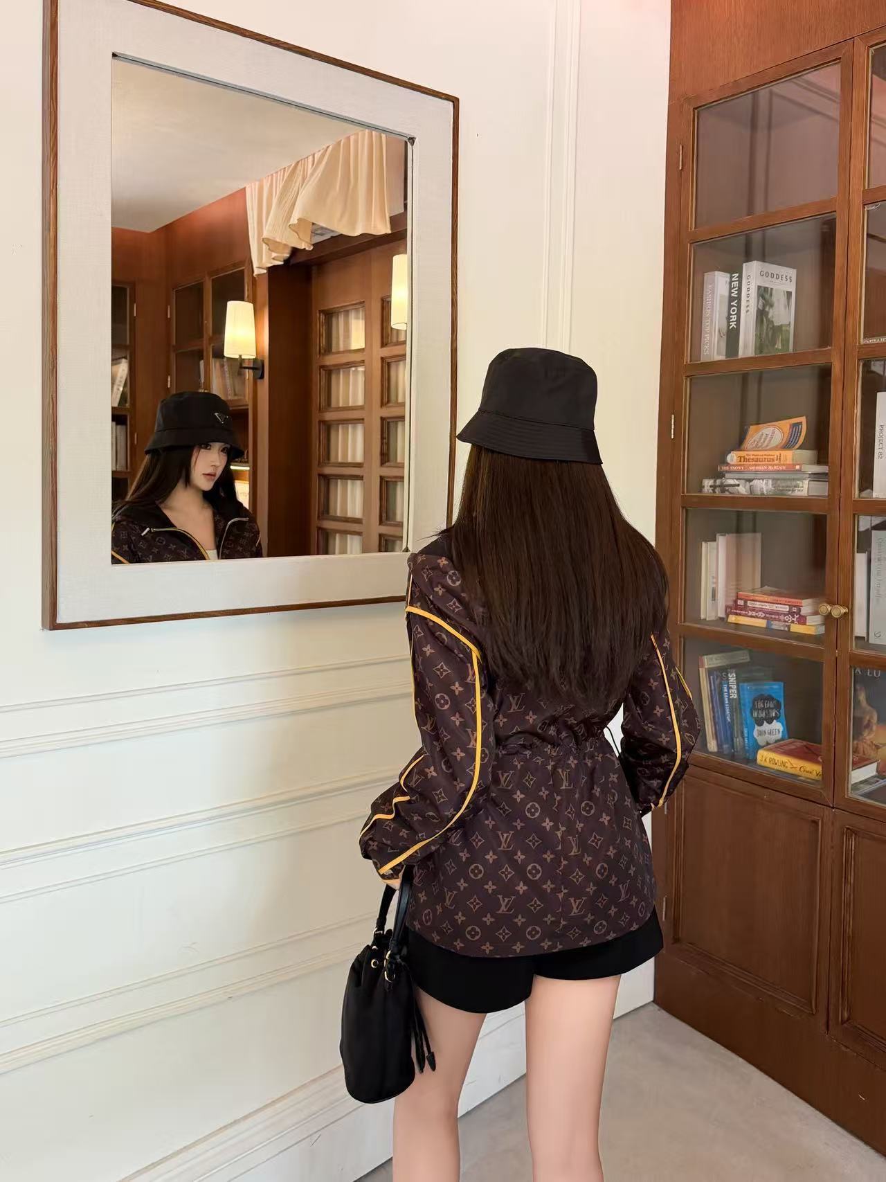 LV モノグラム フーデッド ジップアップジャケット【50％割引+送料無料】