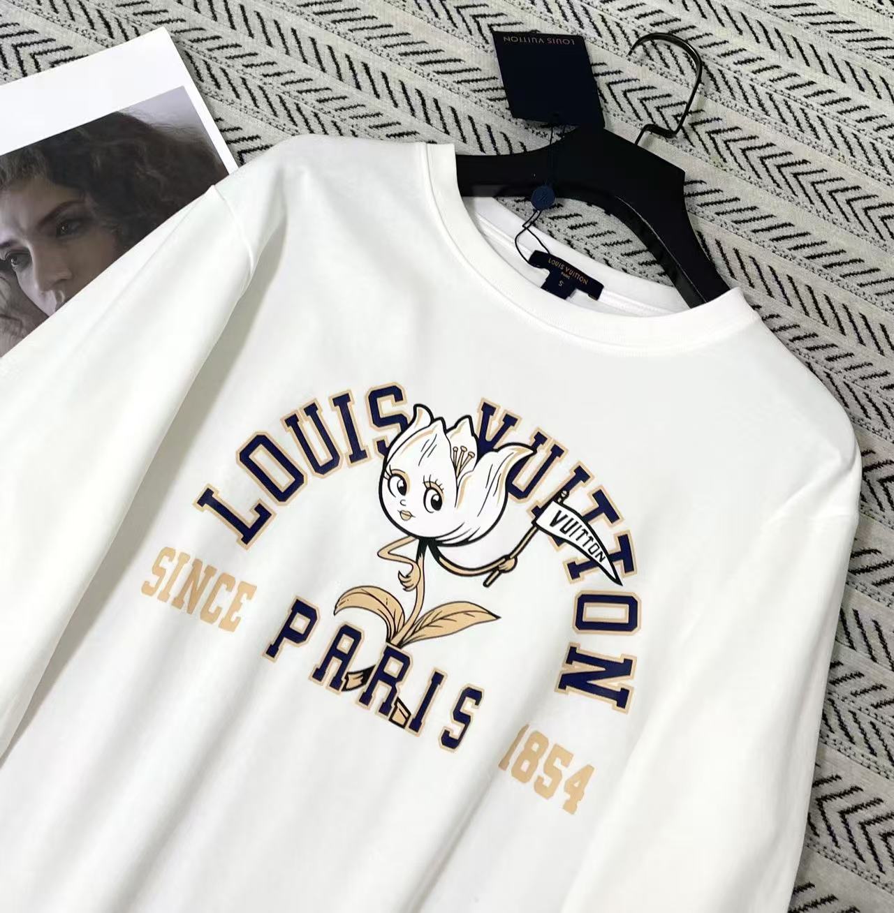LV カートゥーンレター 長袖Tシャツ【50％割引+送料無料】