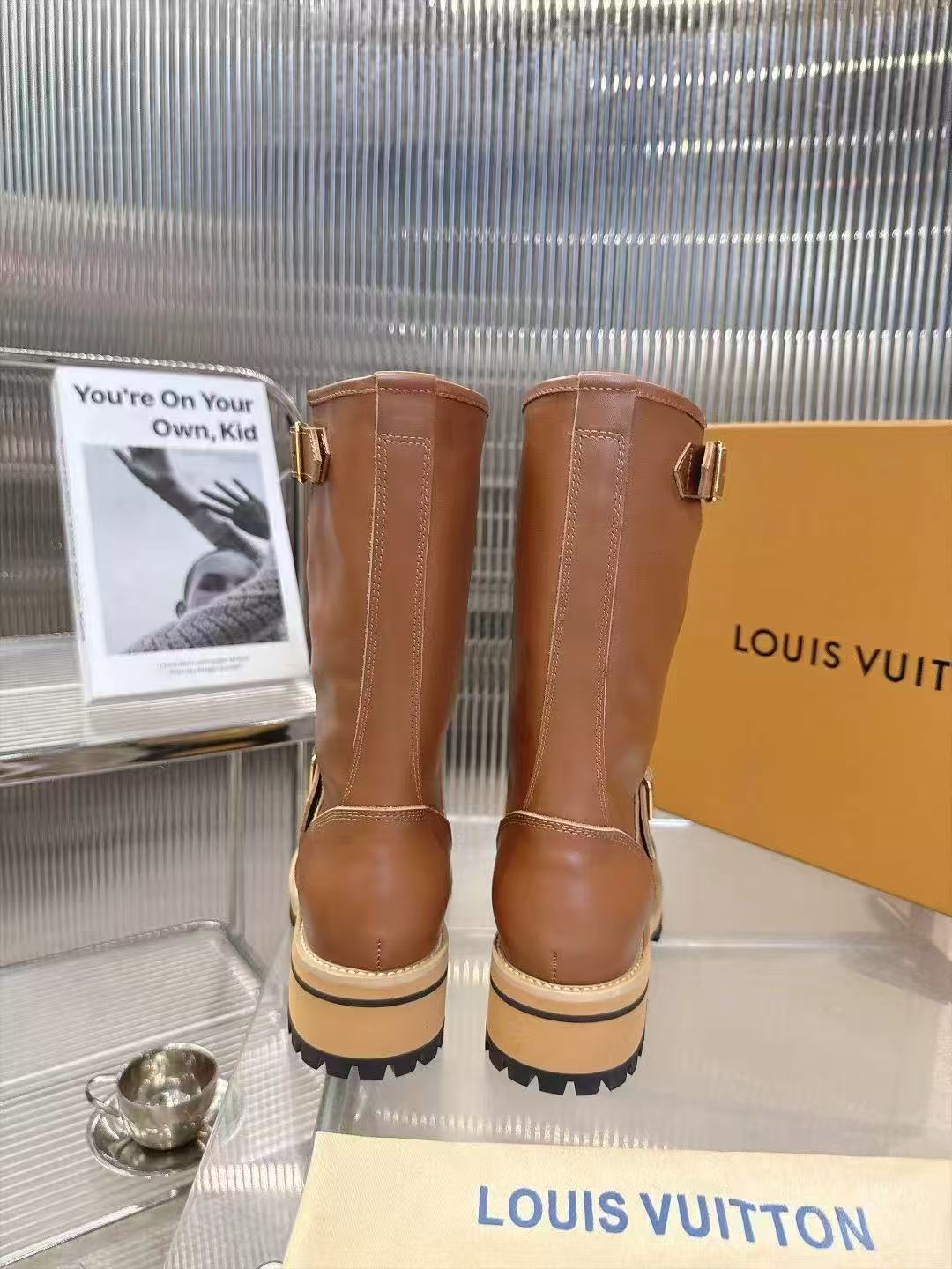 LV高品質でミニマルなレザーアンクルブーツ【50％割引+送料無料】