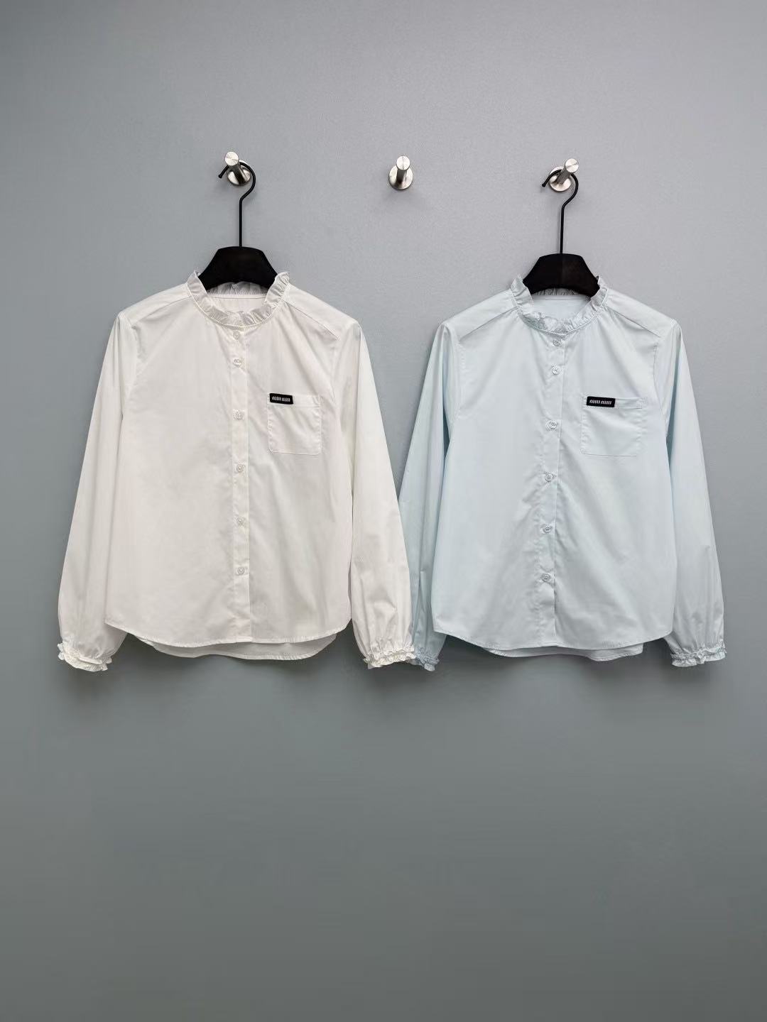 M1UM1U シンプルなレターシャツ【50％割引+送料無料】