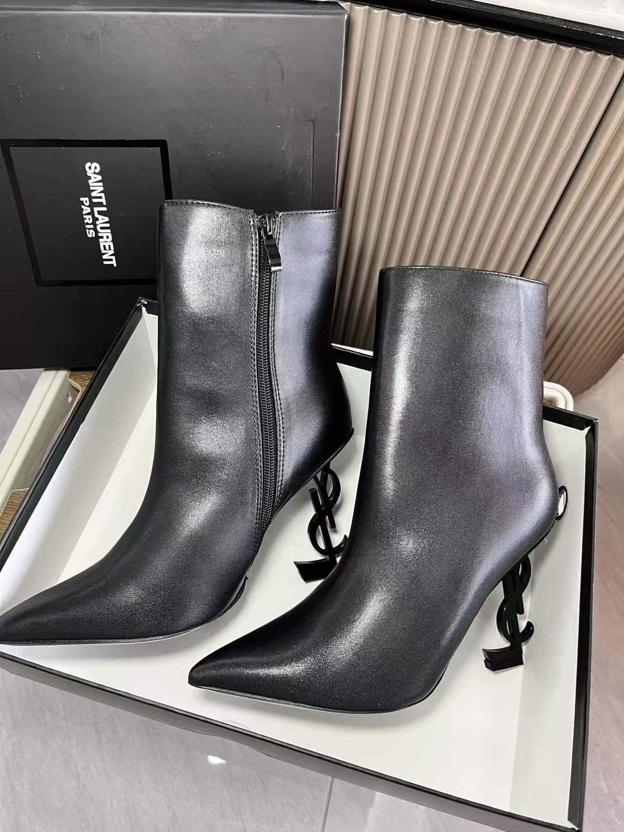 YSL レザー ハイヒール アンクルブーツ【50％割引+送料無料】