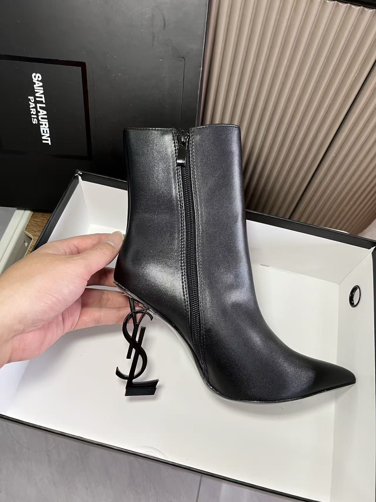 YSL レザー ハイヒール アンクルブーツ【50％割引+送料無料】