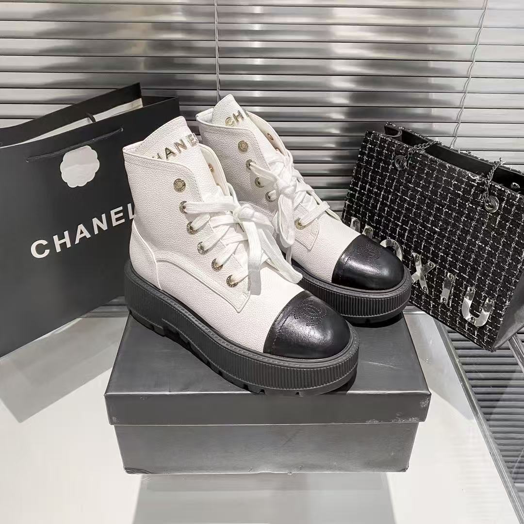 CHANE1 レザーレースアップアンクルブーツ【50％割引+送料無料】
