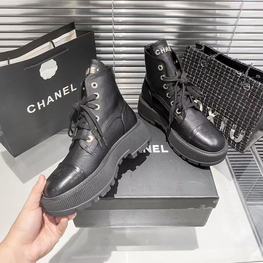 CHANE1 レザーレースアップアンクルブーツ【50％割引+送料無料】