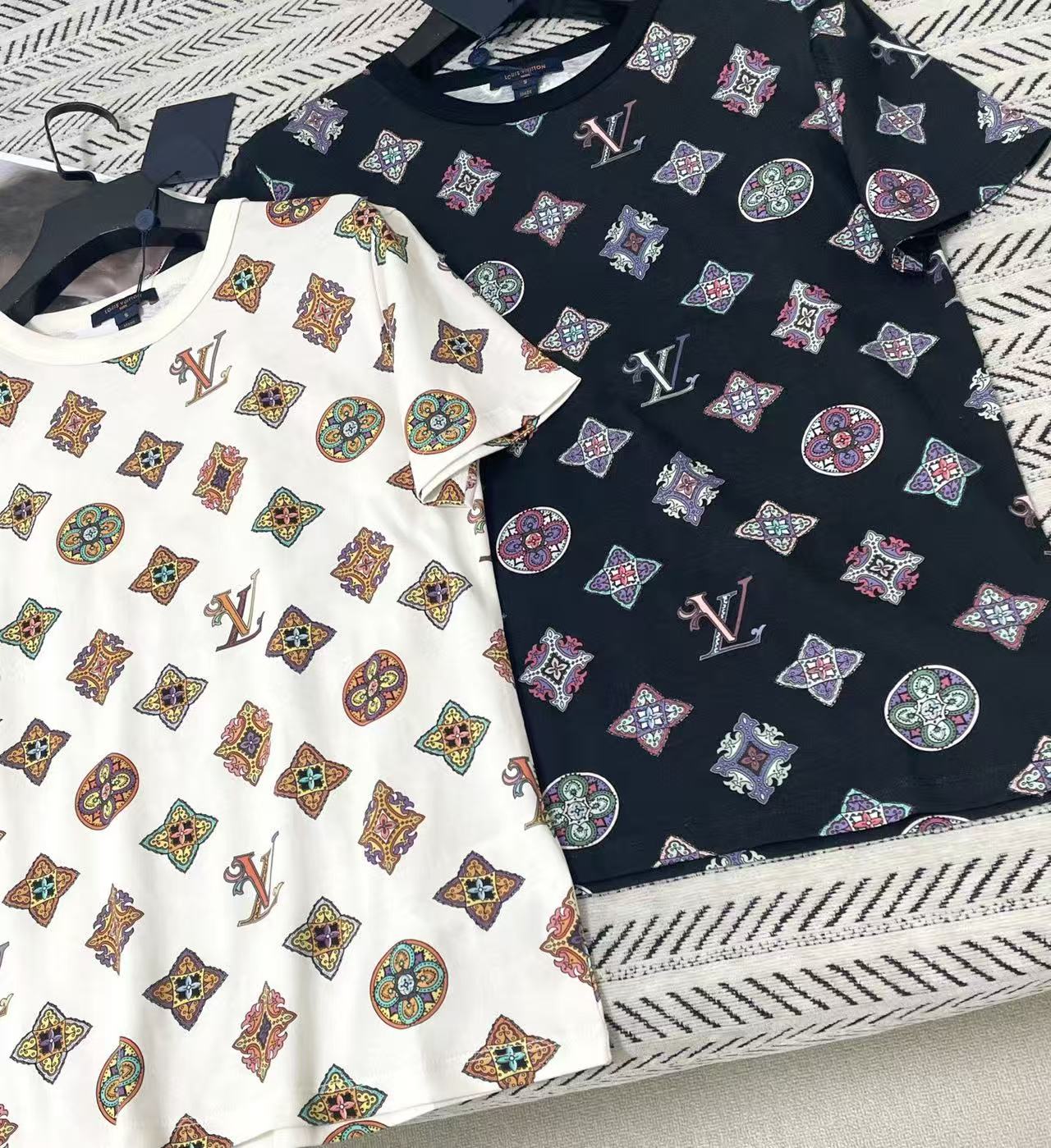 LVプリントTシャツ【50％割引+送料無料】