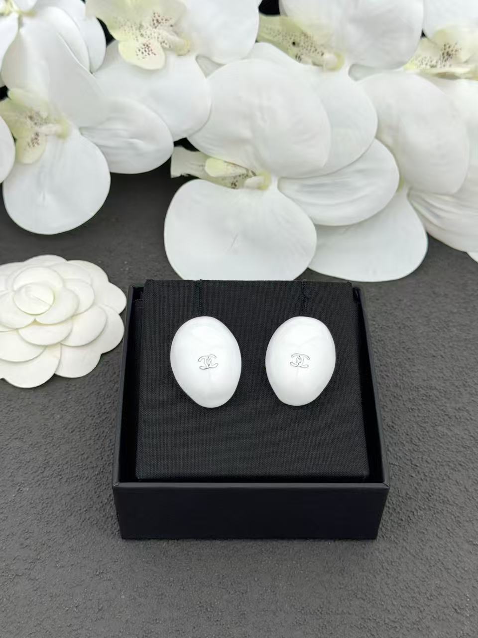 CHANE1 オーバルダブルCスタッドピアス【50％割引+送料無料】