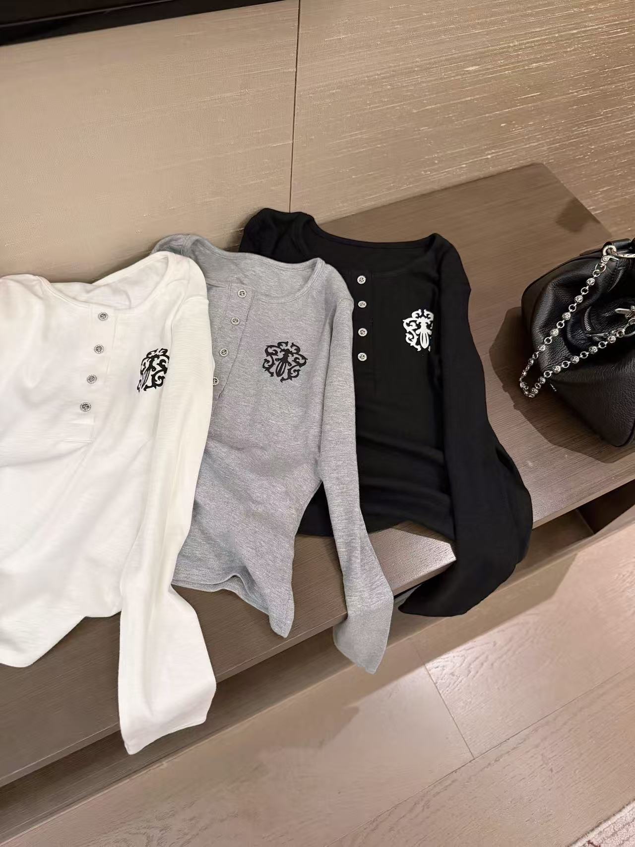 Chr0me Hearts サンスクリット語ボタンアップ長袖Tシャツ【50％割引+送料無料】