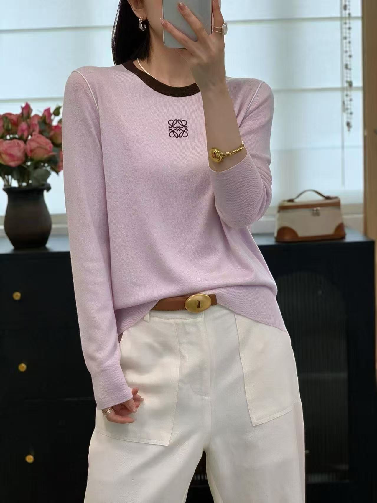 L0WEW 刺繍ロゴ入りセーター【50％割引+送料無料】